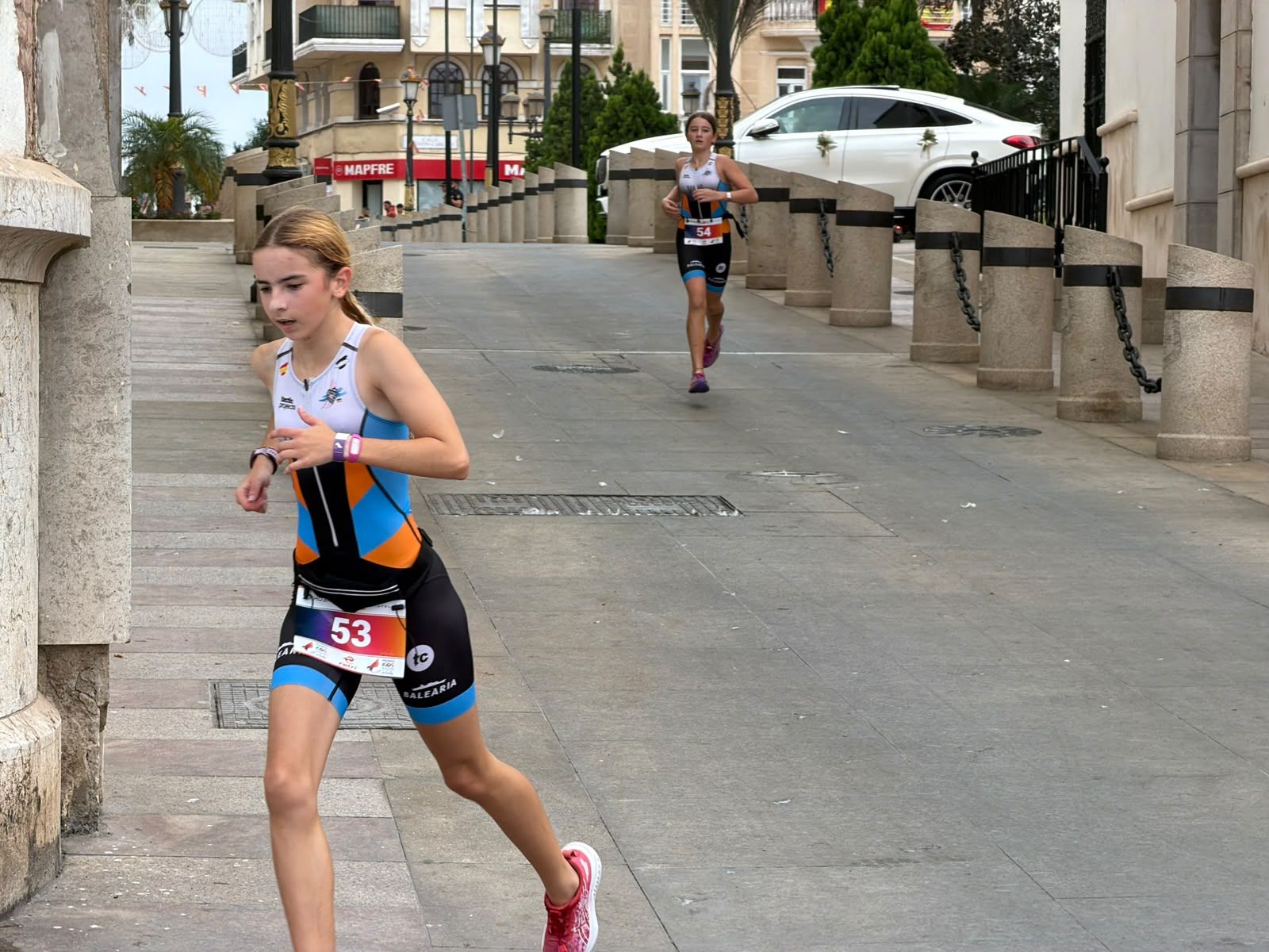Los aficionados al triatlón en Ceuta se reúnen para participar en el Acuatlón Popular 'Juan Mur' y en la Phoenix Kids Triathlon