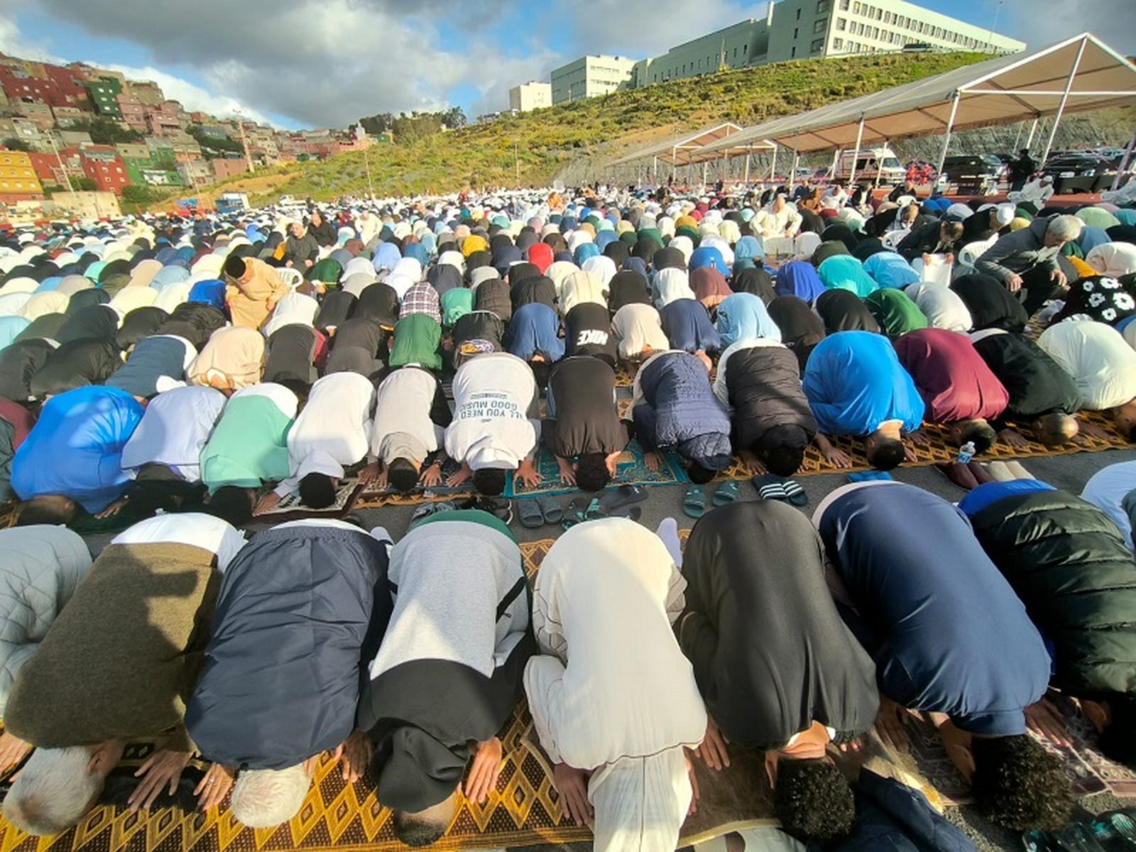 La comunidad musulmana celebrando el fin del Ramadán en 2025 con la Musal-la.