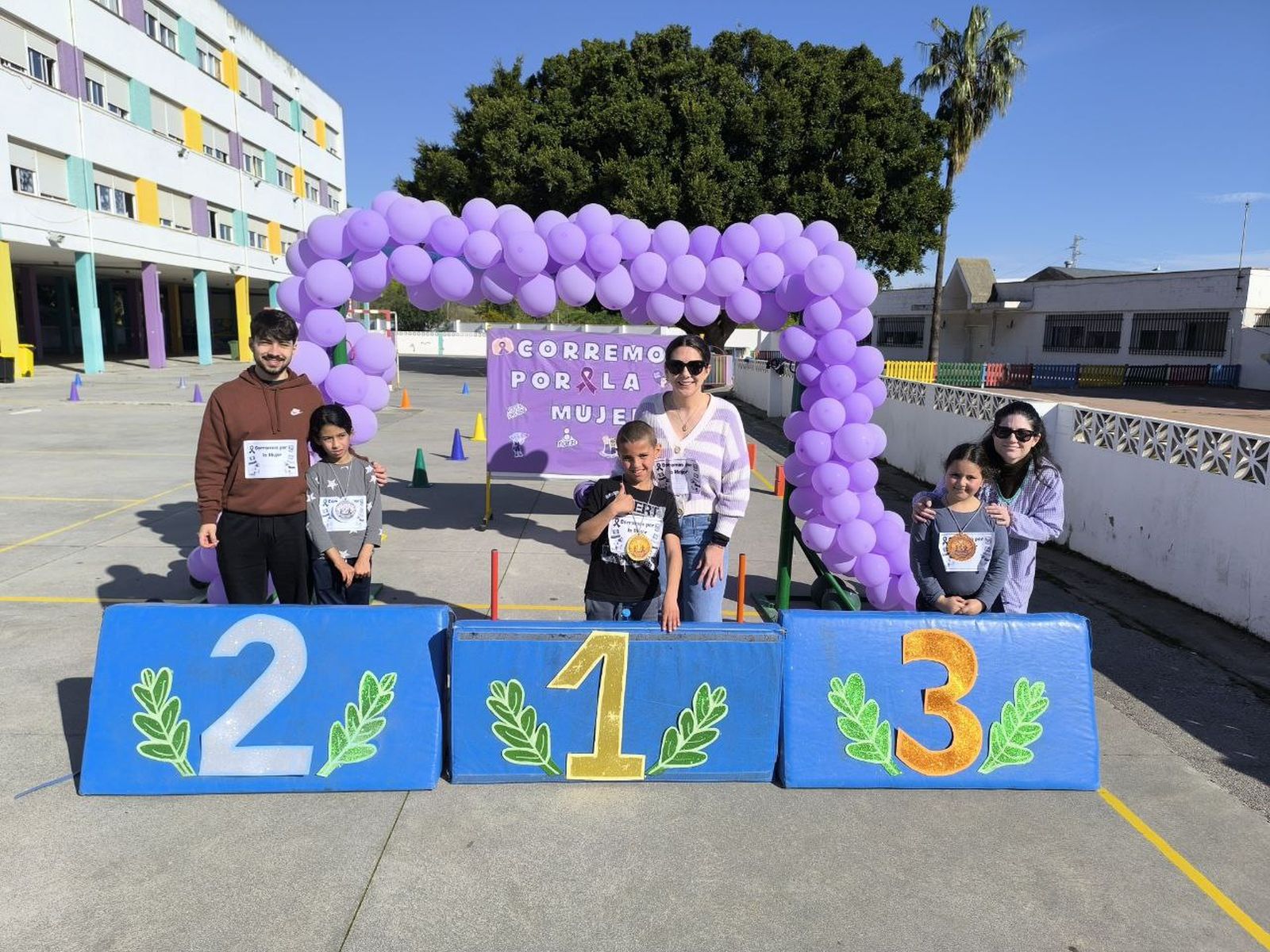 El 'Rey Juan Carlos I' corre por la igualdad