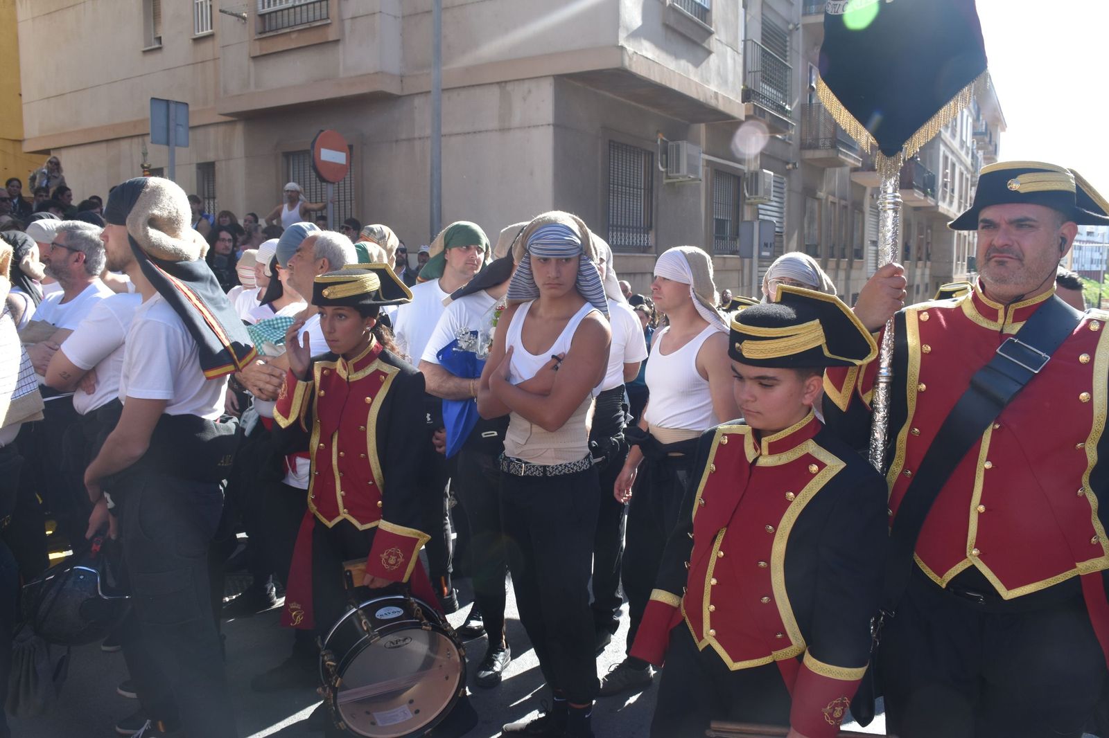 La Amargura: andares de barrio para un Miércoles Santo soleado