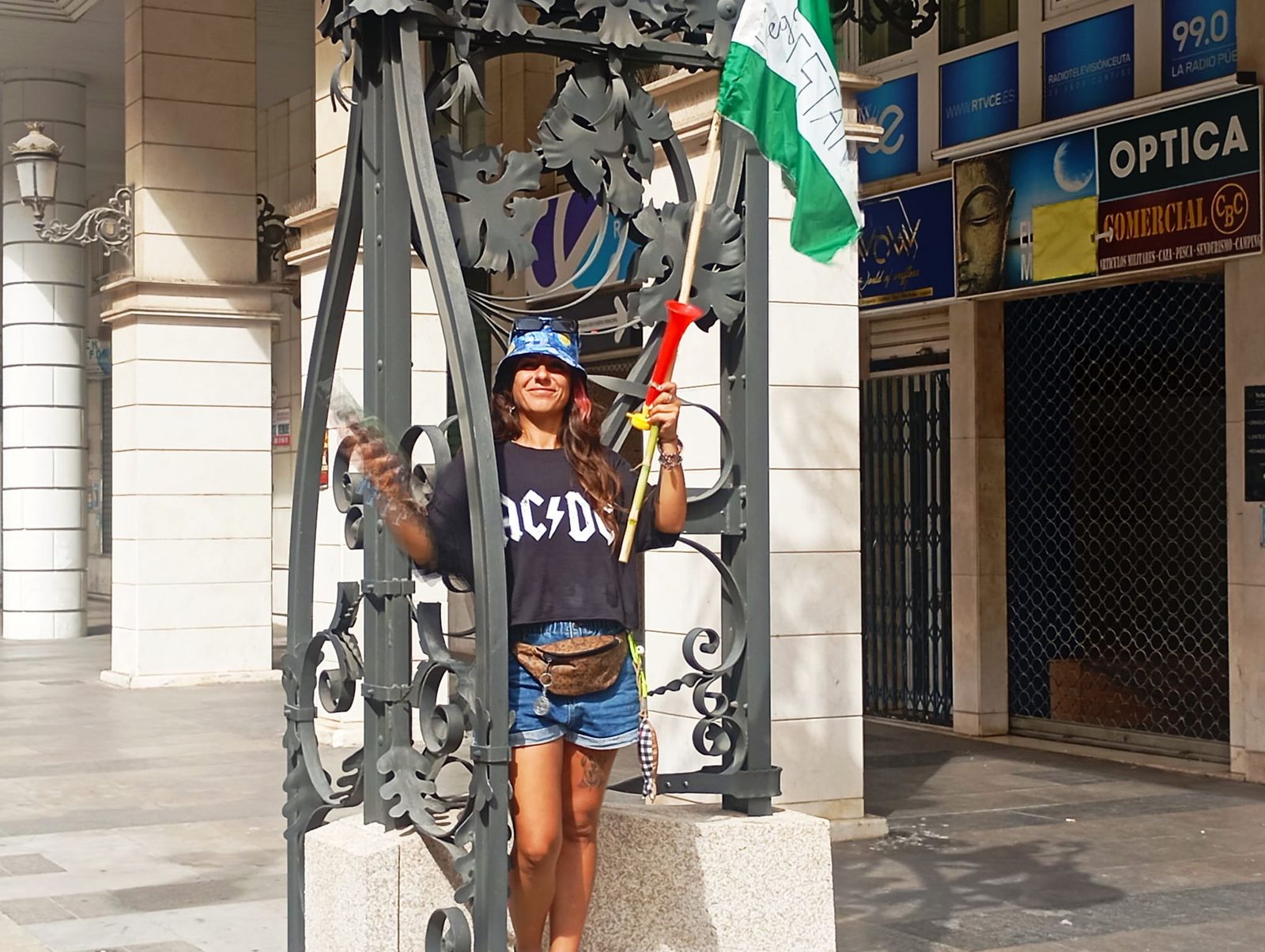 Ceuta vuelve a echarse a las calles para recordar que "Un caballa nunca se rinde"