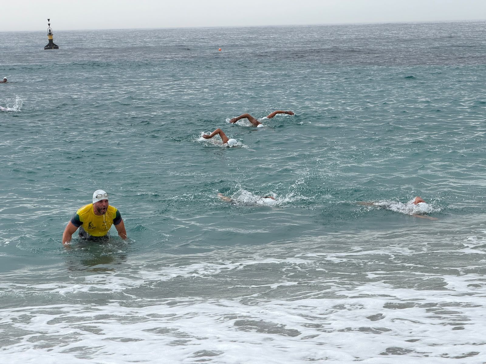 Los aficionados al triatlón en Ceuta se reúnen para participar en el Acuatlón Popular 'Juan Mur' y en la Phoenix Kids Triathlon
