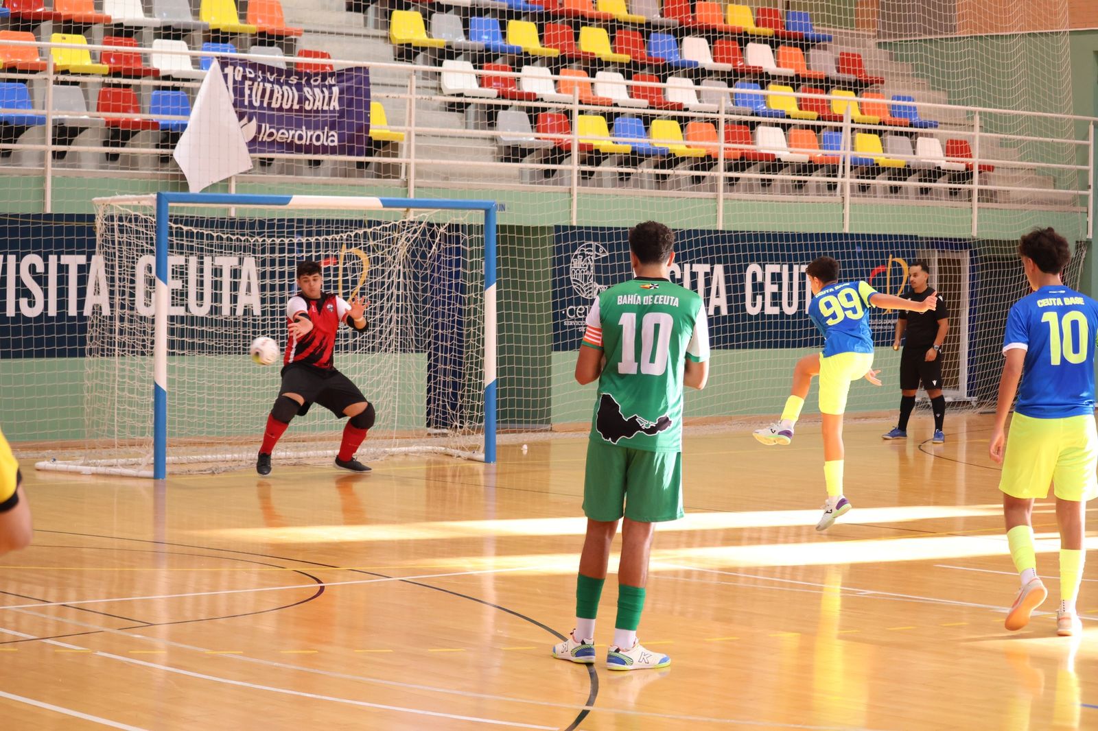 El Bahía Atlético, primer líder de la Liga Juvenil de Fútbol-sala