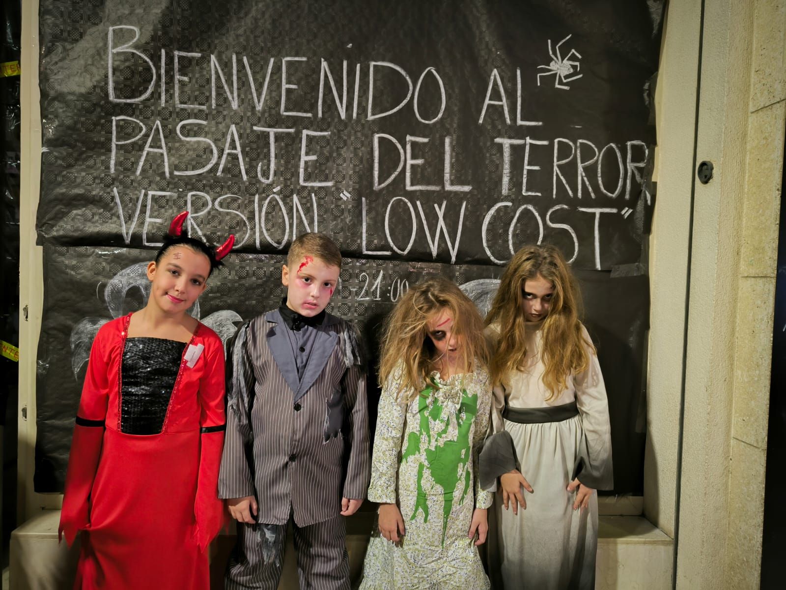 Ceuta se llena de huesos y risas en un Halloween de miedo Ceuta se llena de huesos y risas en un Halloween de risas