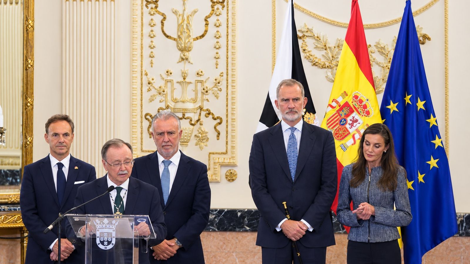 Vivas comparece en el Palacio Autonómico antes de la entrega de la llave de oro de la Ciudad al Rey