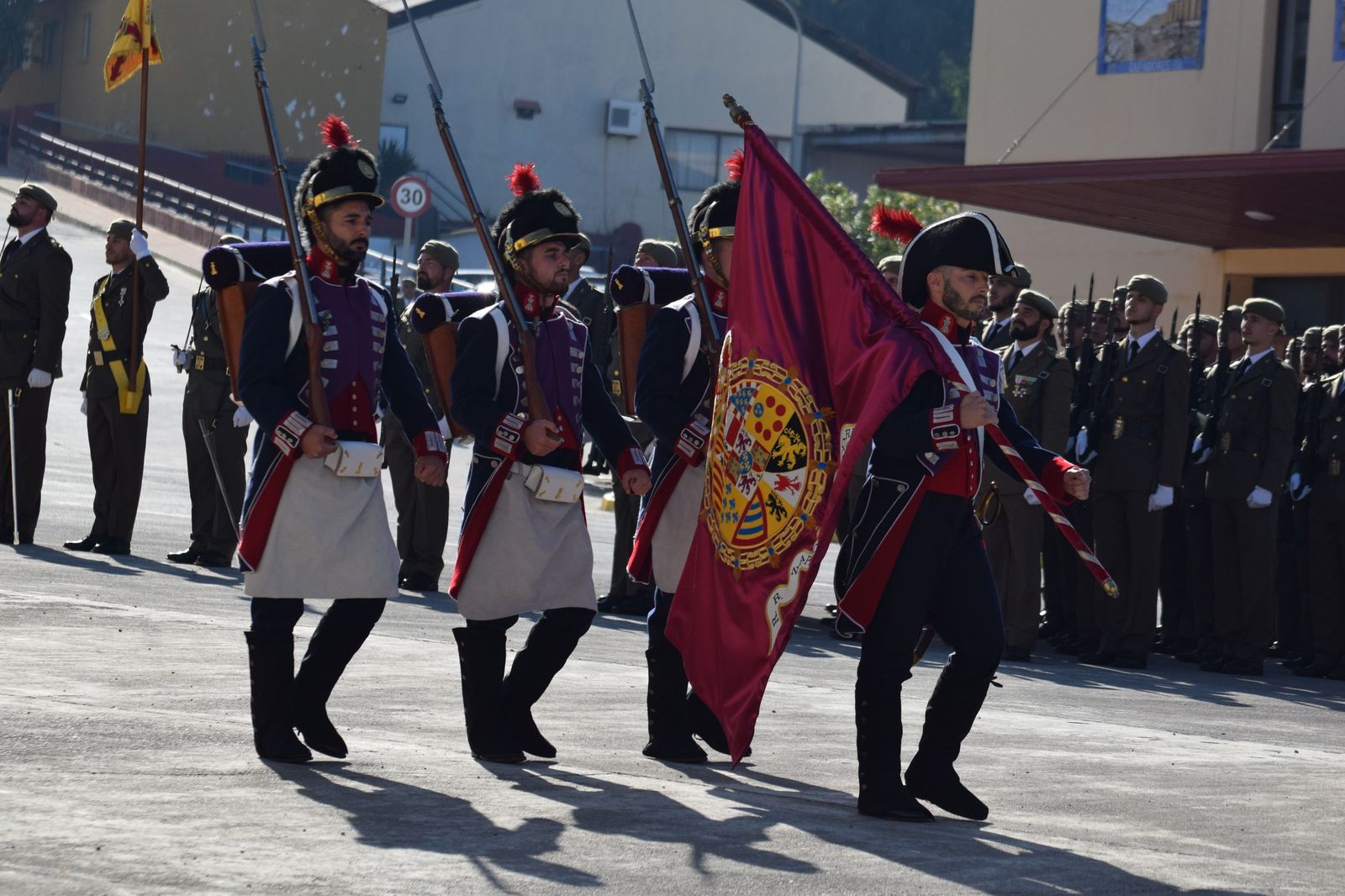 El Regimiento de Ingenieros 7 honra a San Fernando en una solemne parada militar en El Jaral