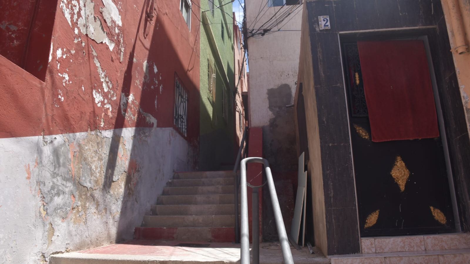 Uno de los callejones en Poblado Regulares