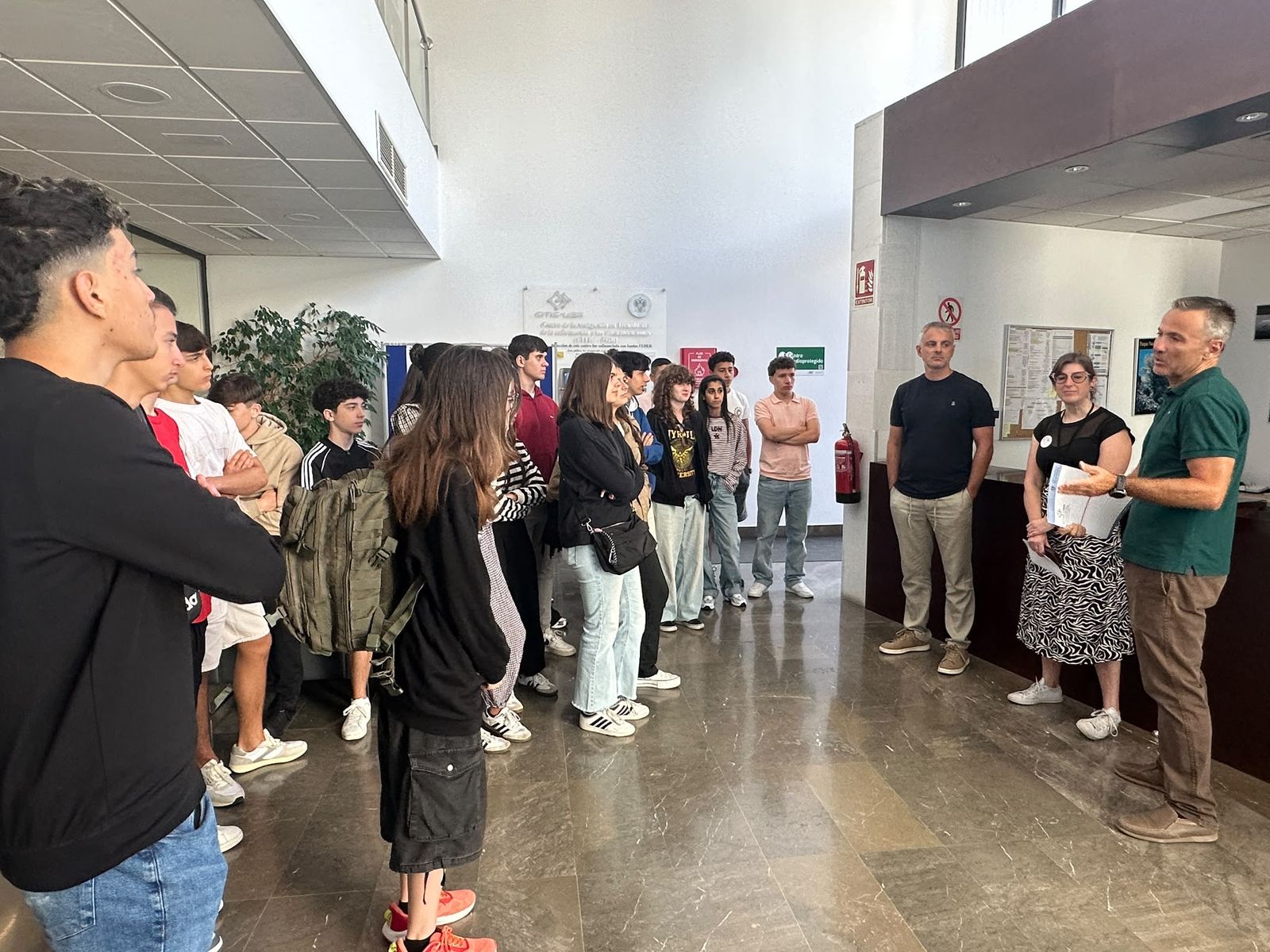 El alumnado del IES Siete Colinas visita los laboratorios de investigación del CITIC de la Universidad de Granada
