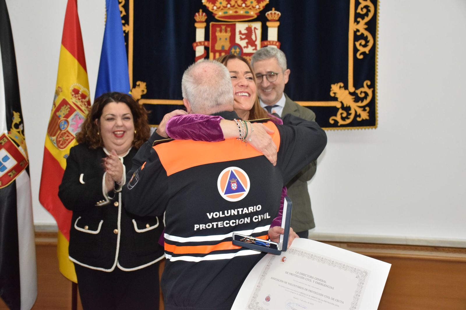 Protección Civil rreconoce el éxito de la OPE con la entrega de sus Medallas