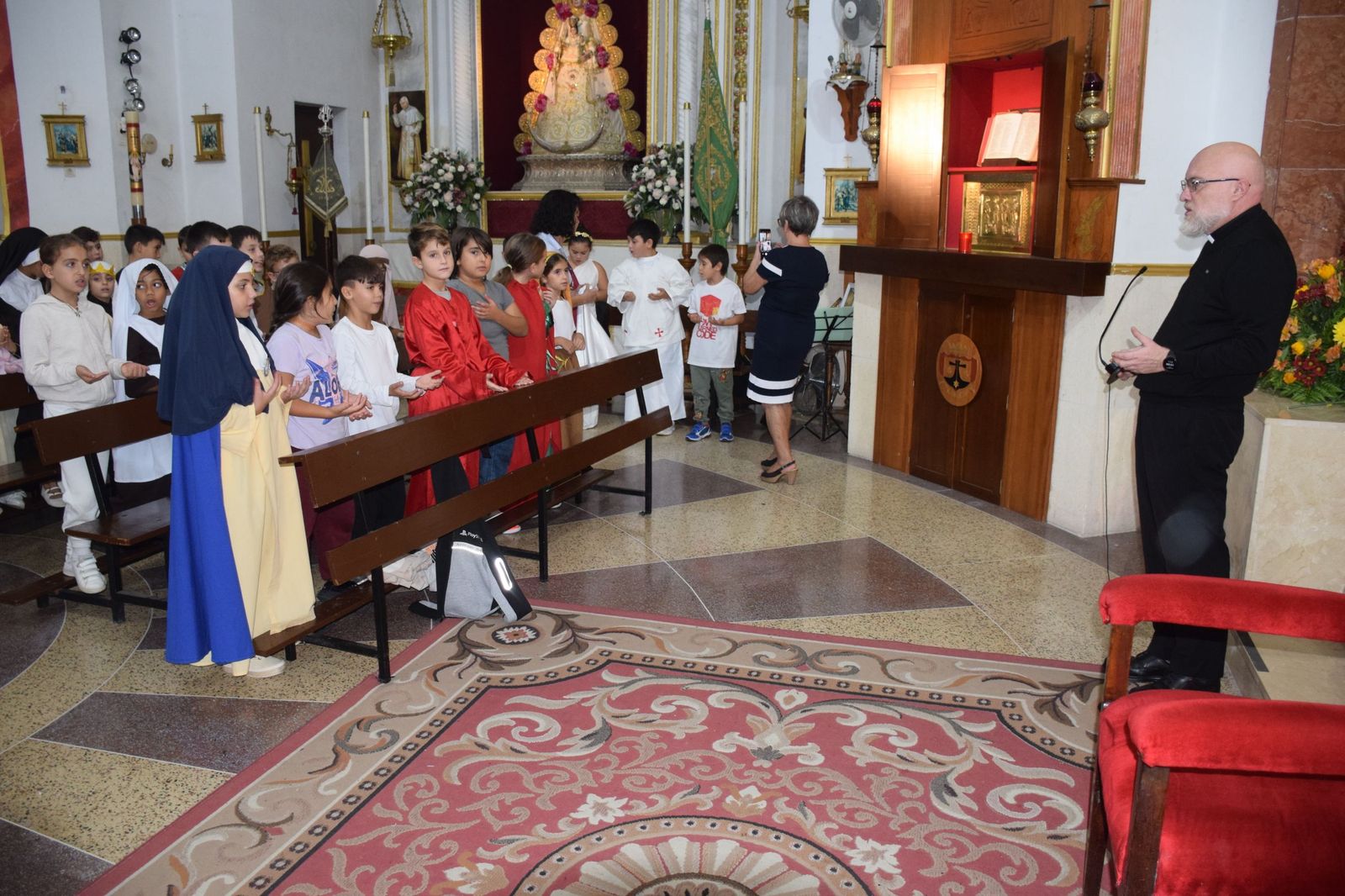 FOTOGALERÍA | Celebración del Día de Todos los Santos en la parroquia de Santa Teresa