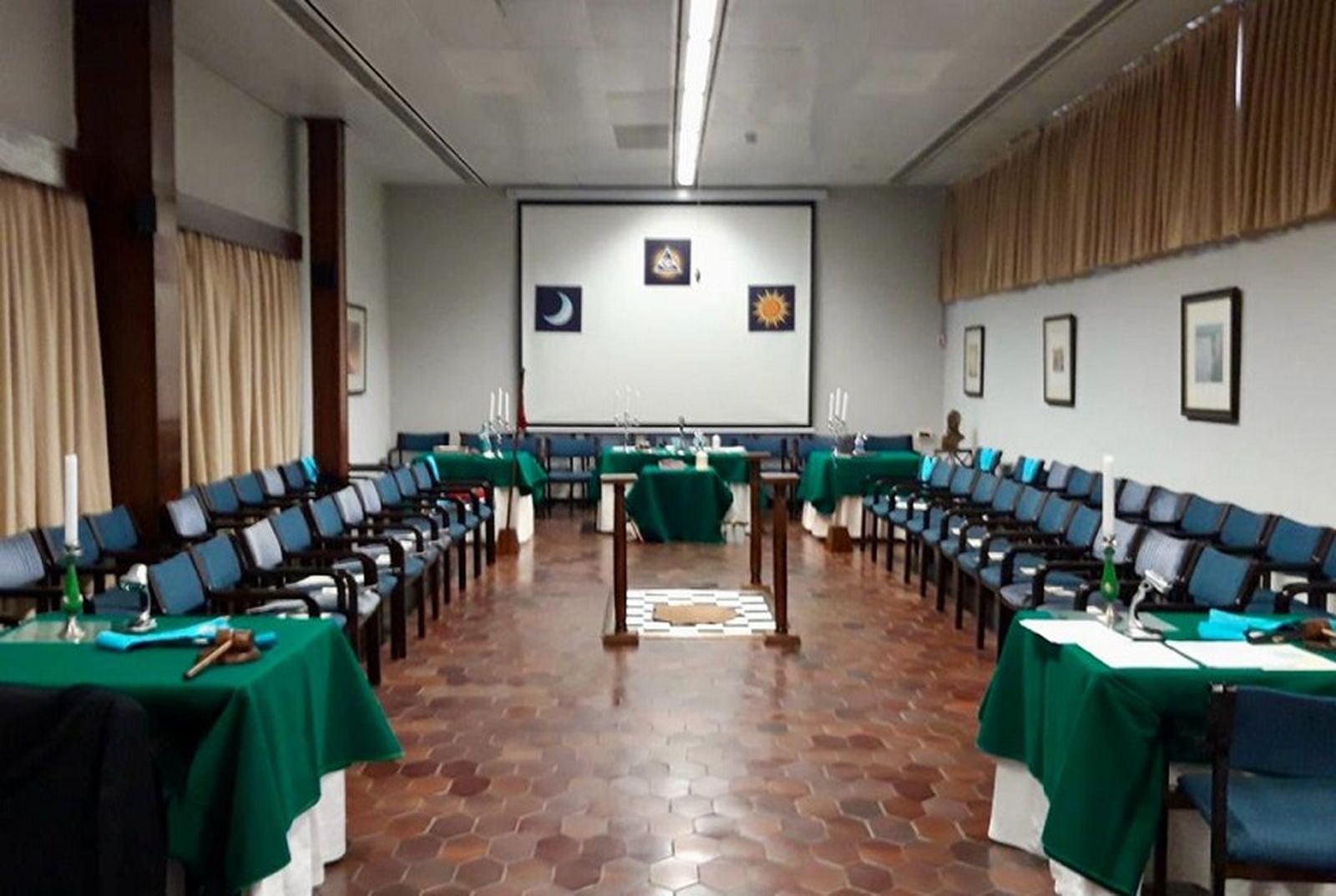 Galería del Hotel La Muralla durante las reuniones de la logia masónica de Ceuta. / FOTO CEDIDA