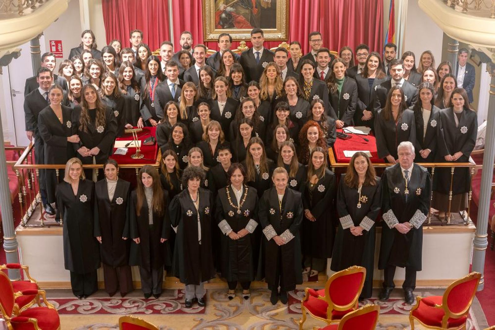Foto de familia en la toma de posesión.