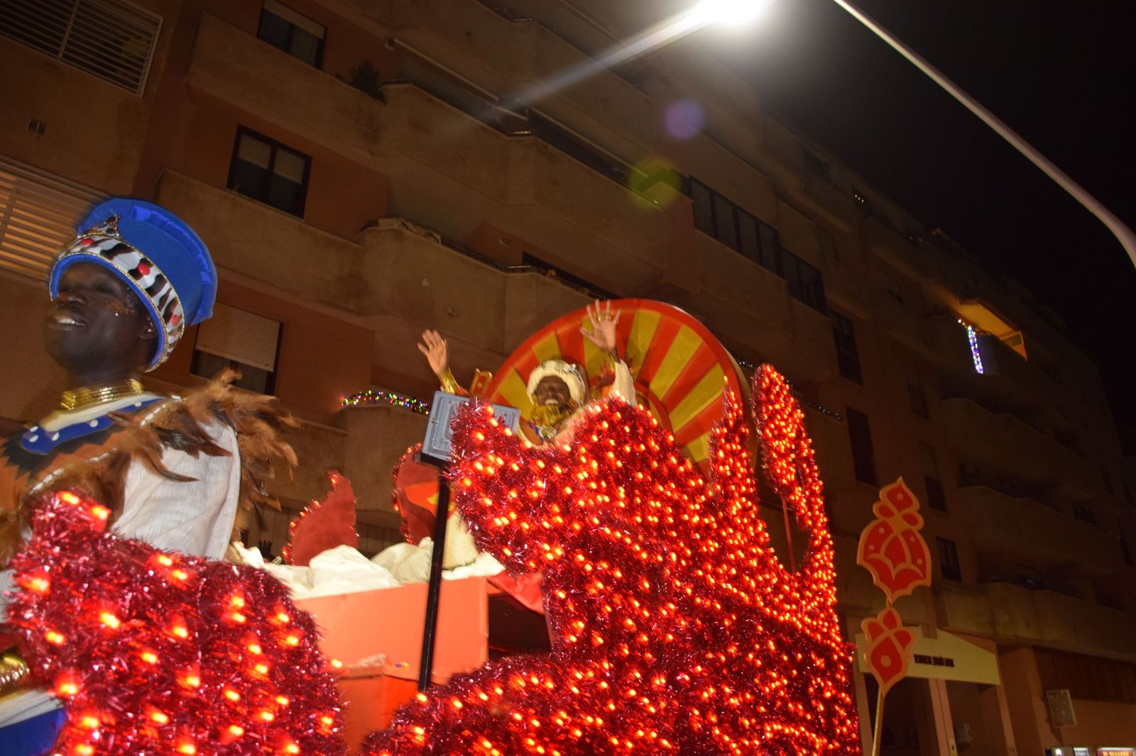 Los ceutíes se emocionan con la llegada de los Reyes Magos