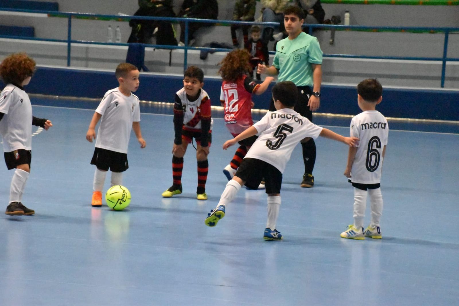 Los debutantes ganan protagonismo en el torneo 'Un Juguete, Una Sonrisa'
