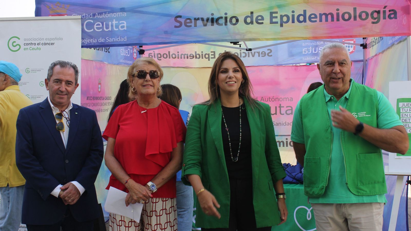 Mario de Miguel, Rebeca Benarroch, Nabila Benzina y Jesús Ferreiro en el stand.