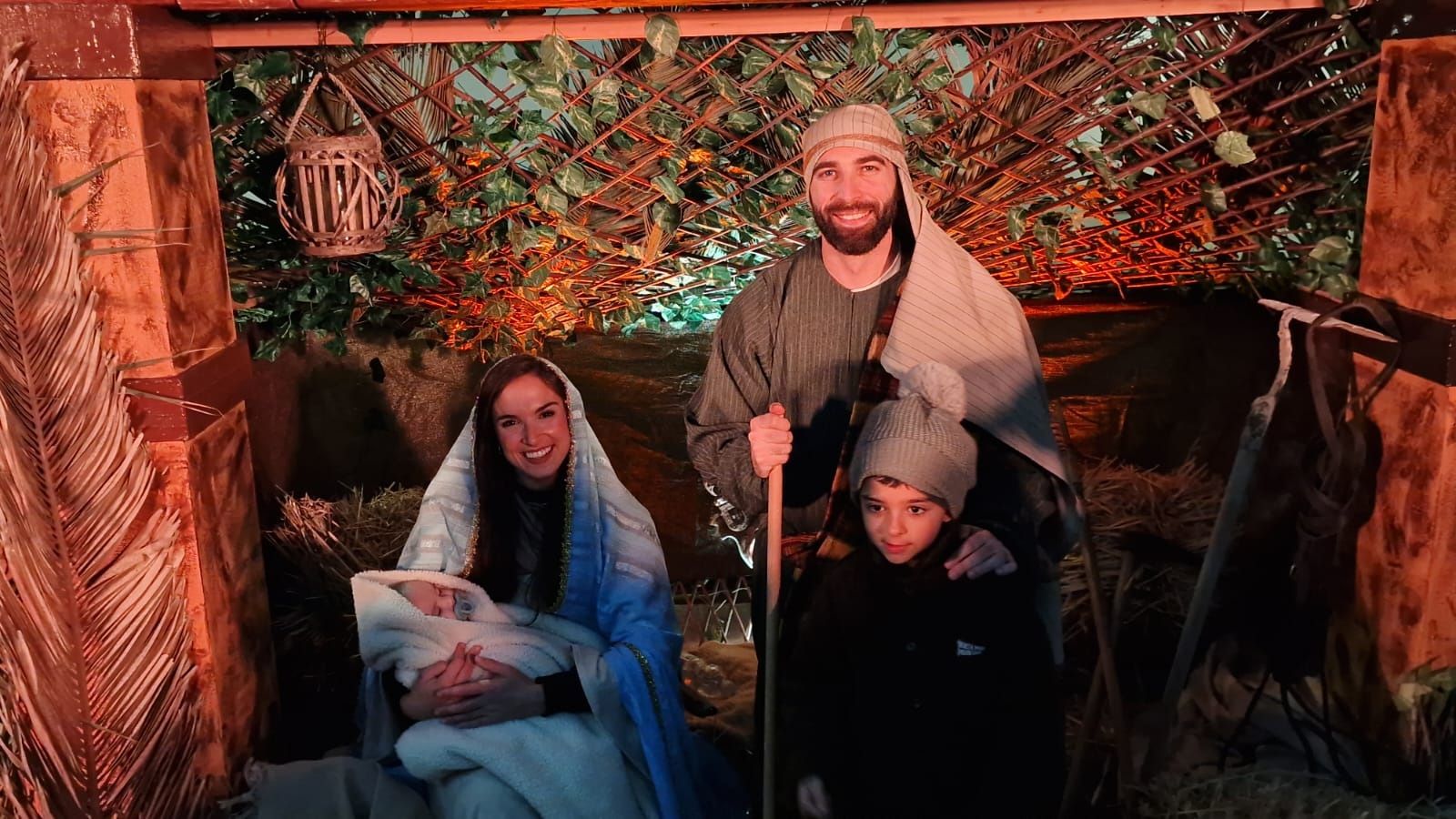 La plaza de África se transforma en Belén en una tarde mágica en pleno corazón de Ceuta