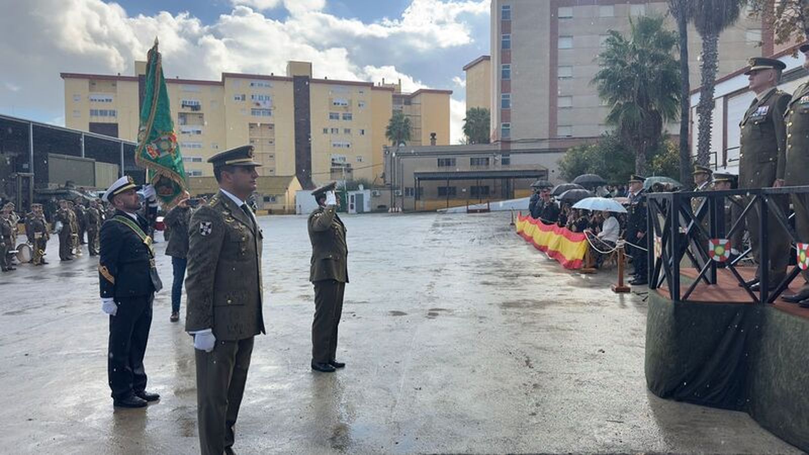 2371_saludo-del-coronel-que-asume-el-mando-de-la-unidad