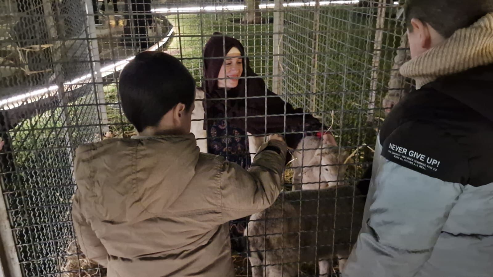 La plaza de África se transforma en Belén en una tarde mágica en pleno corazón de Ceuta