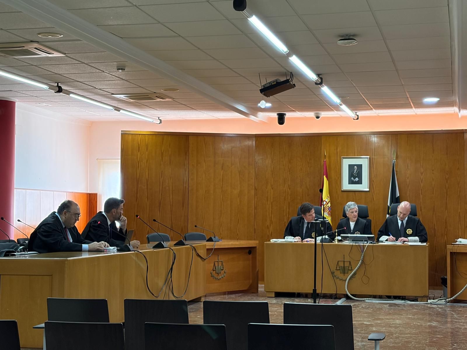 Los letrados de la defensa y los magistrados de la Sección VI este miércoles en la Audiencia.