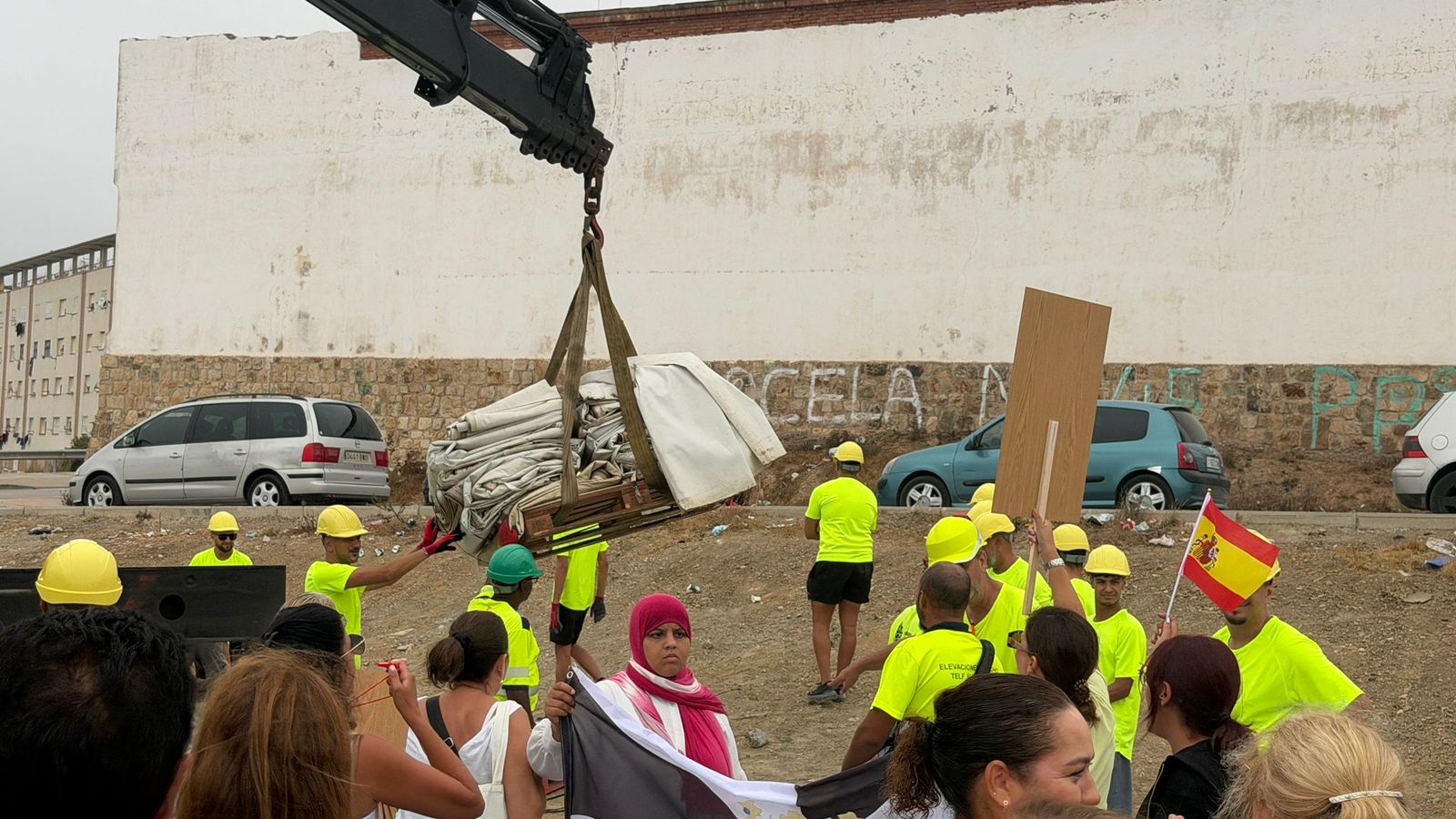 Ceutíes protestan contra la instalación de un recurso de acogida frente a la guardería de África y paralizan las obras