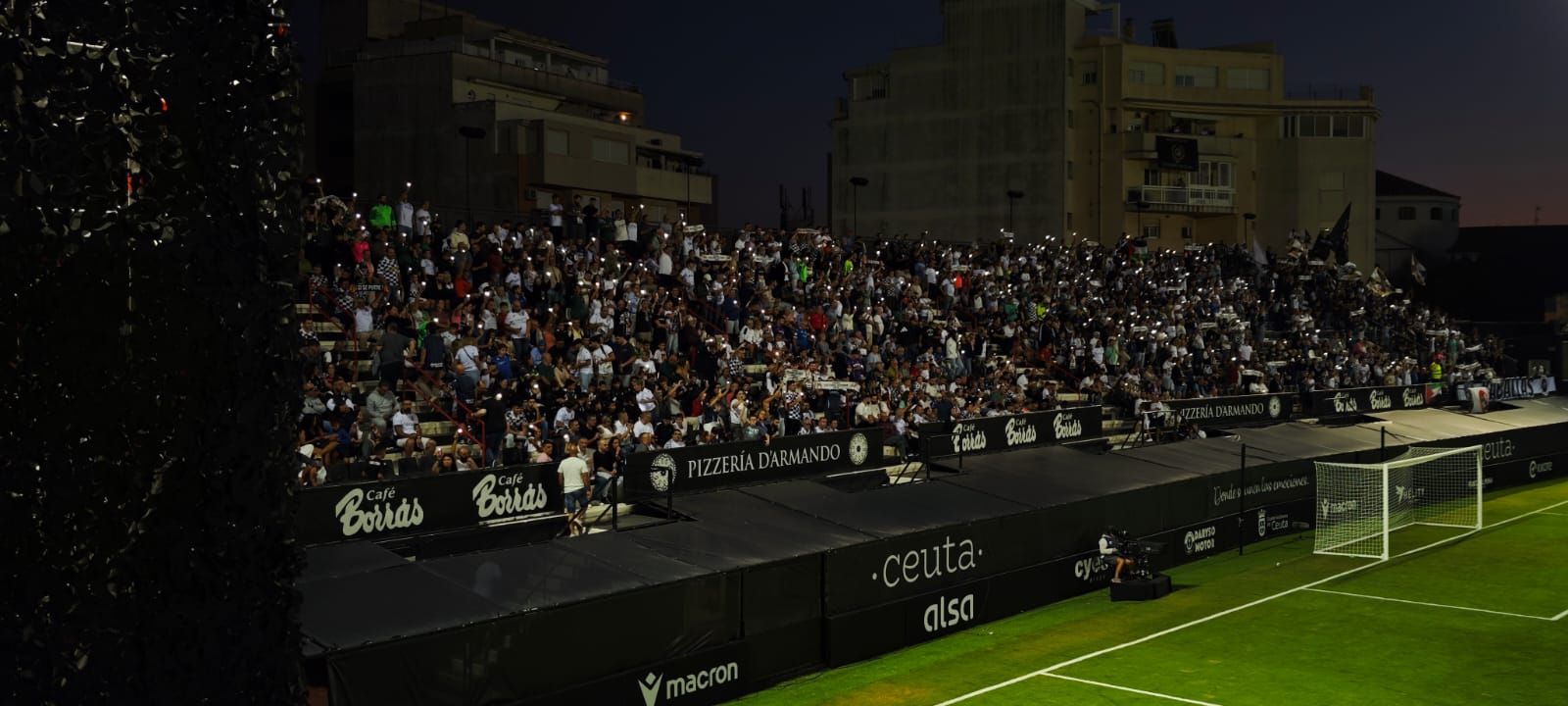 El Alfonso Murube se convierte en un vendaval blanco y negro El Alfonso Murube se convierte en un vendaval blanco y negro