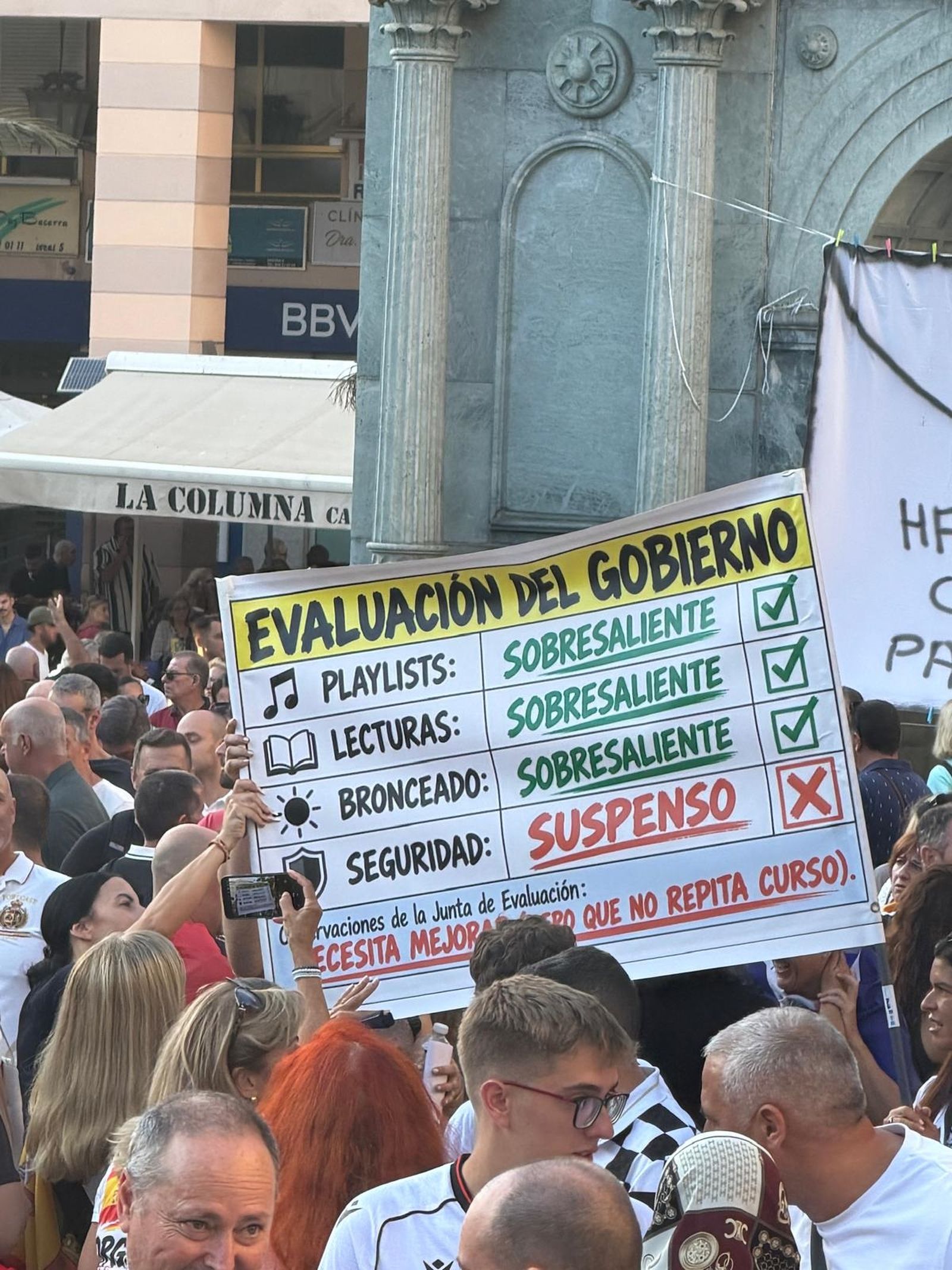 Los docentes de Ceuta dicen "basta" y llevan a la calle su exigencia de seguridad