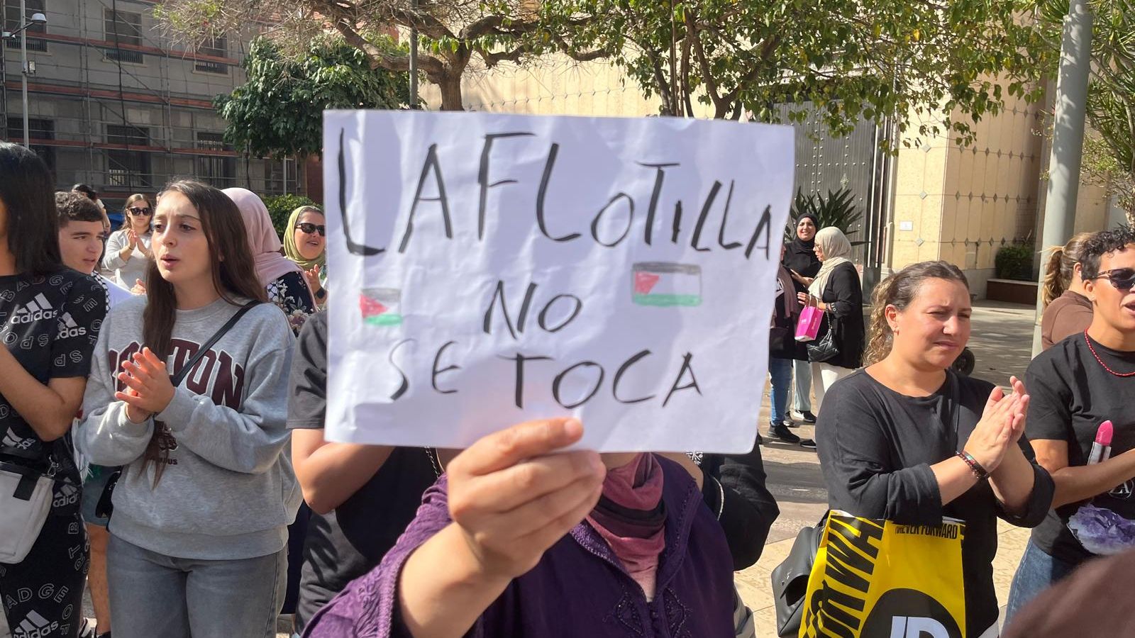 Concentración estudiantil frente a la Delegación del Gobierno en apoyo de la Flotilla y el pueblo palestino