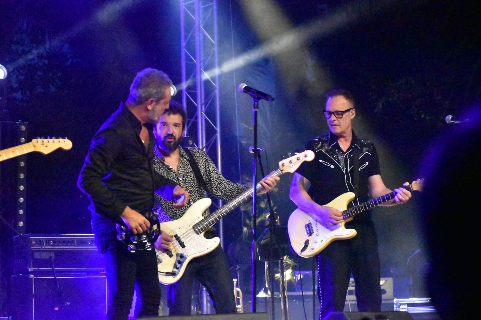 M-Clan convierte Ceuta en un enorme escenario de rock con una noche para el recuerdo