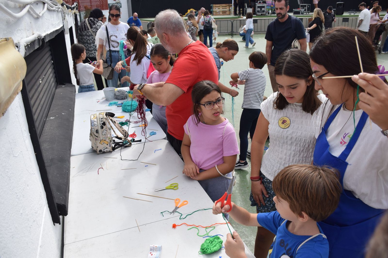 Ceuta celebra un Día de la Mochila multitudinario bajo un ambiente festivo y familiar Ceuta celebra un Día de la Mochila multitudinario bajo un ambiente festivo y familiar