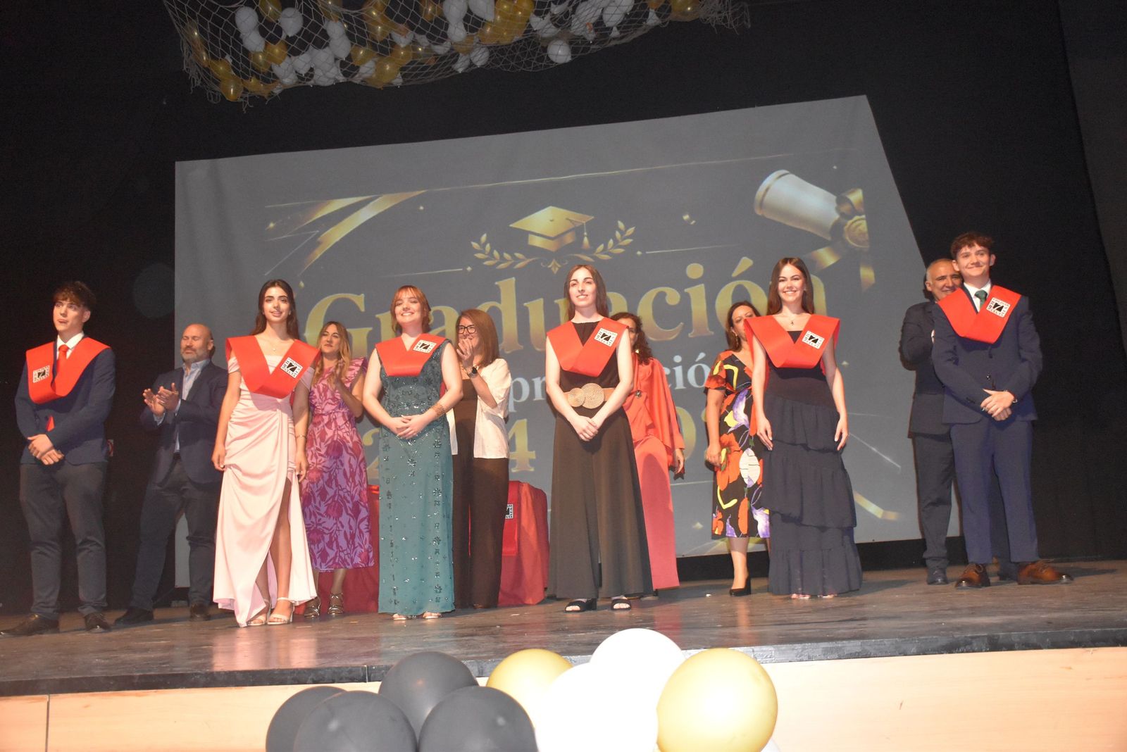 La promoción de Bachillerato del Siete Colinas “no quiere acabar el curso”, pero ya se ha graduado