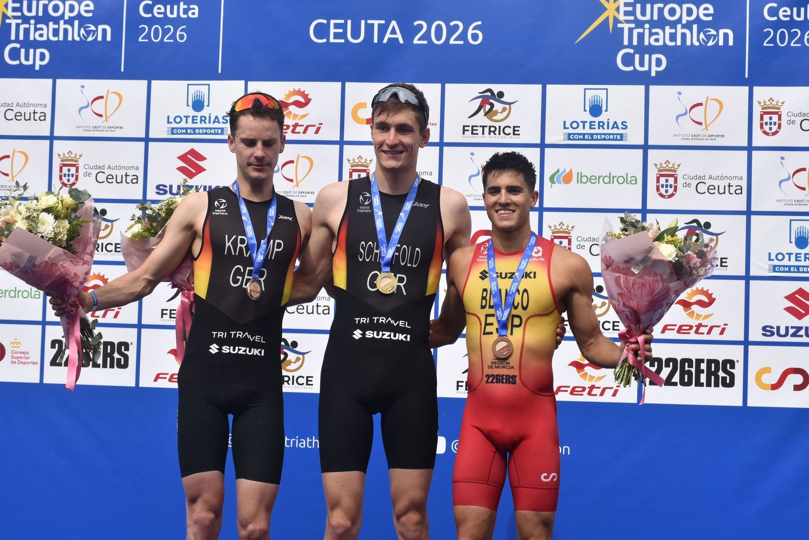 Entrega de trofeos de la Copa de Europa de Triatlón