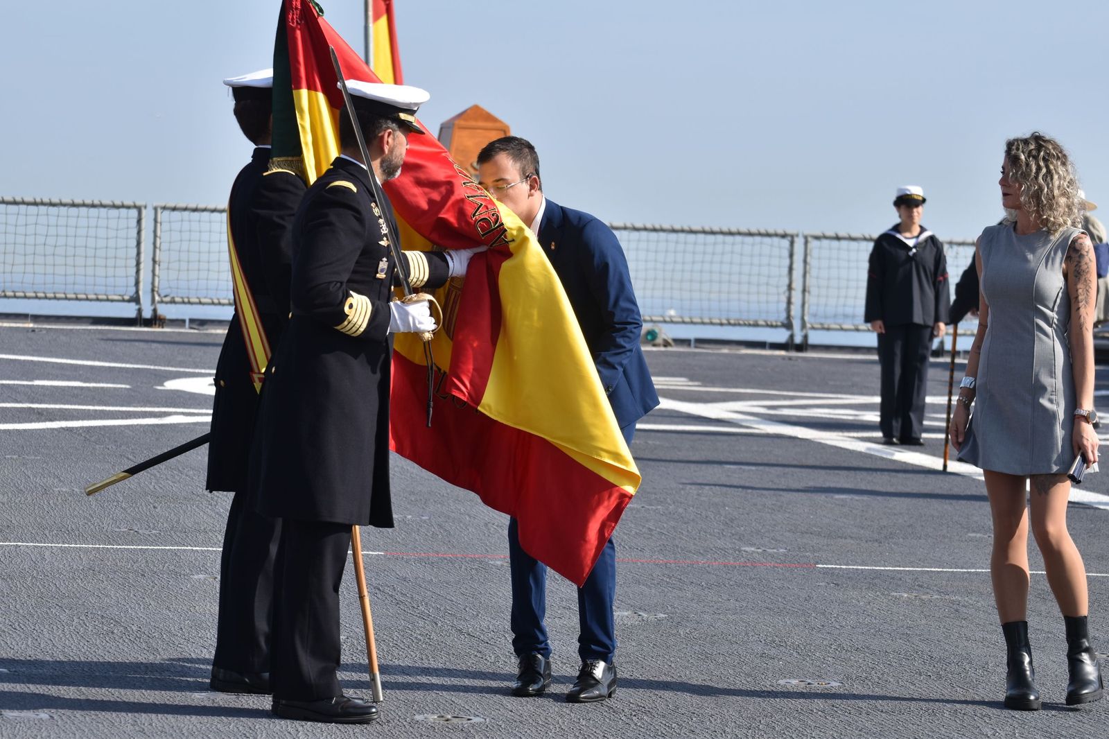 Emotiva jura de bandera a bordo del 'Castilla'