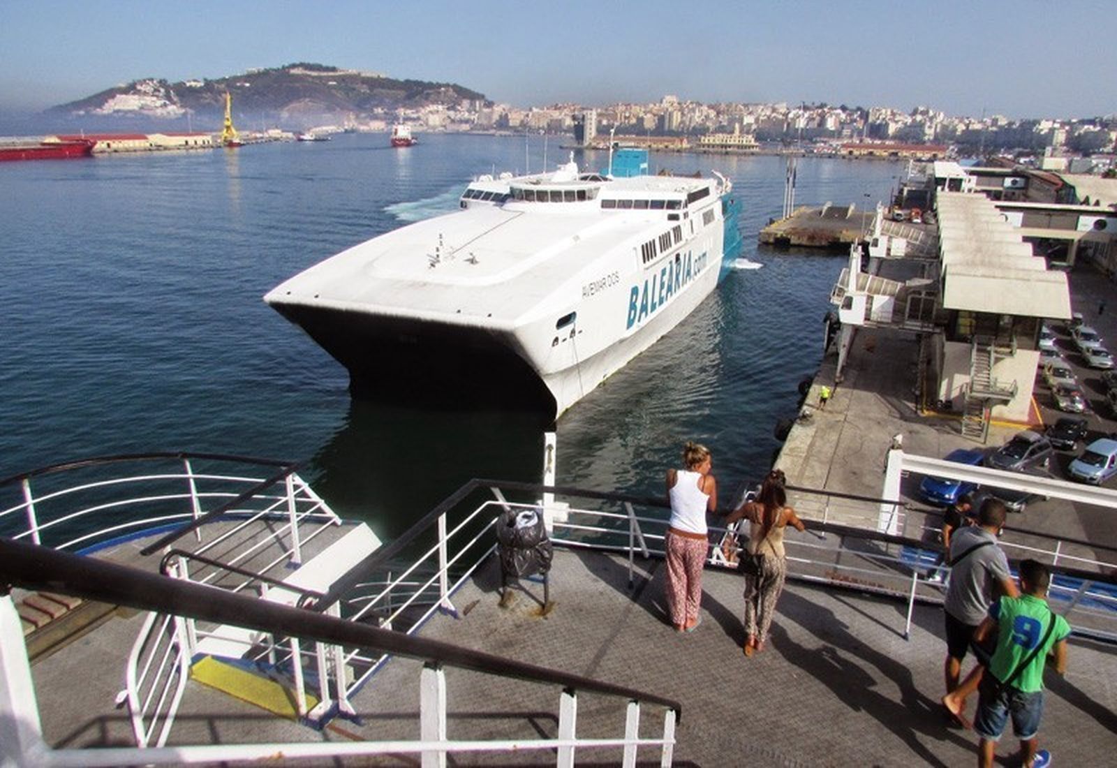 Ferry en la Estación Marítima. / FOTO E.P.