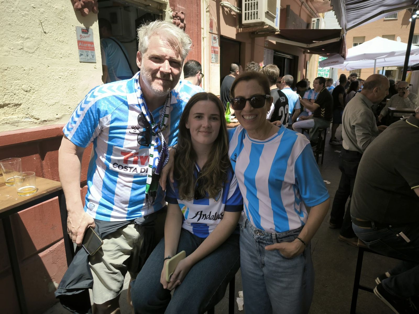 Aficionados antes del partido en el 'Alfonso Murube'
