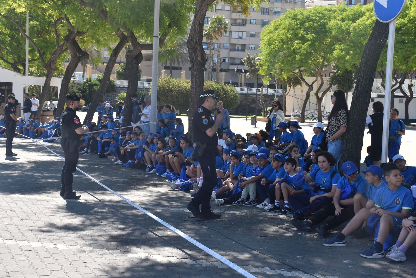 La Policía Local deslumbra a los pequeños de varios centros escolares