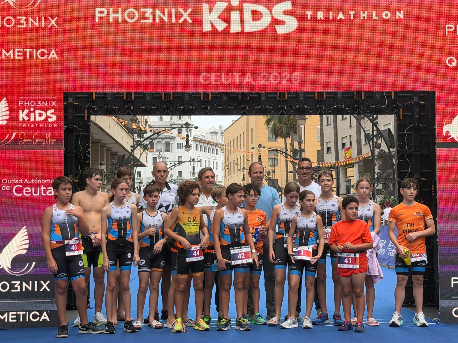 Los aficionados al triatlón en Ceuta se reúnen para participar en el Acuatlón Popular 'Juan Mur' y en la Phoenix Kids Triathlon