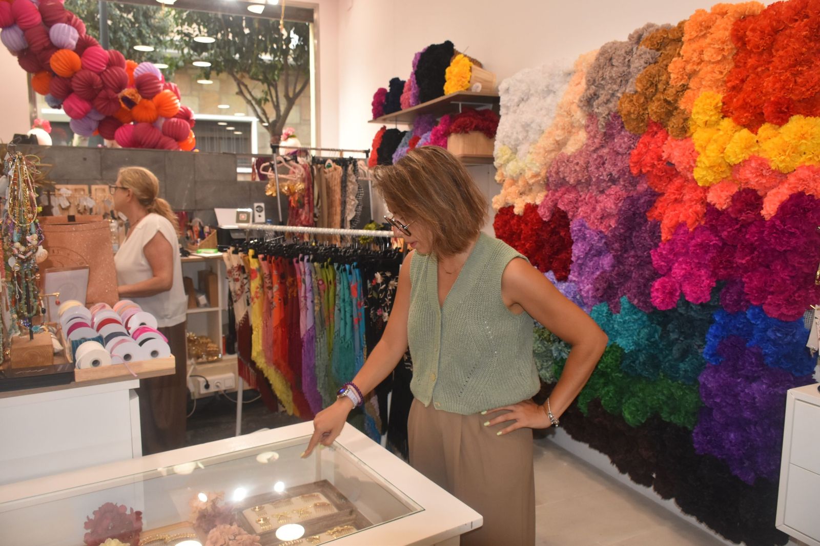 Vestir en las Fiestas Patronales y apostar por el comercio de Ceuta