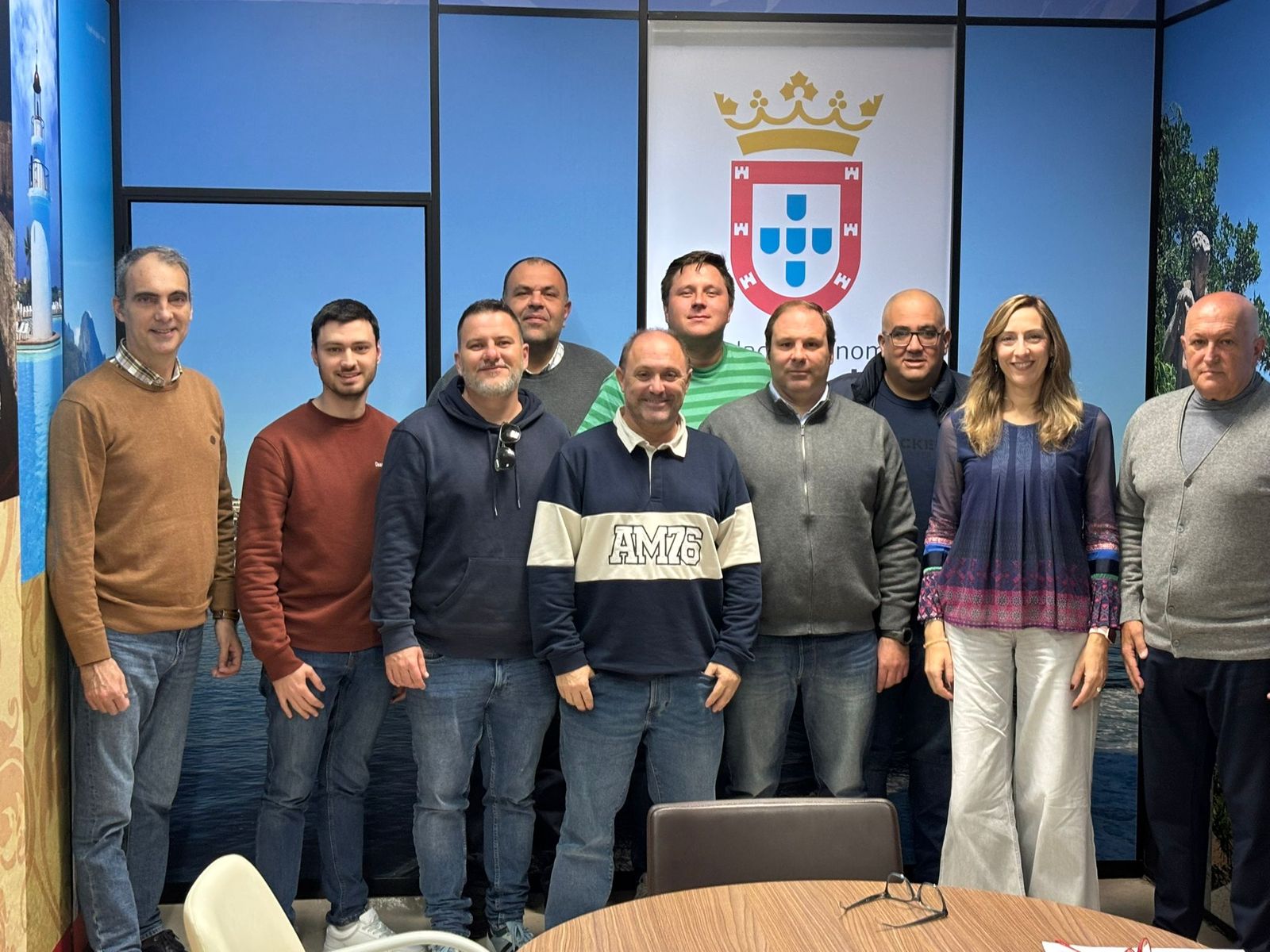 Foto de familia tras la constitución del jurado