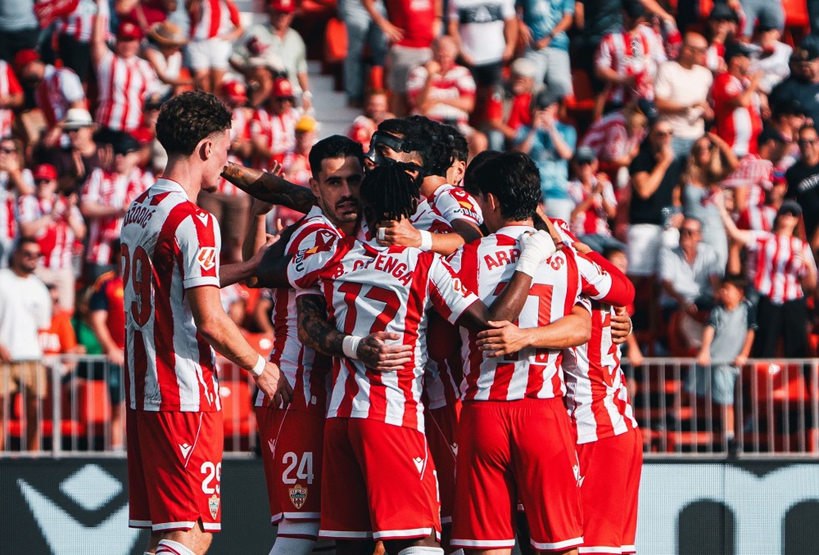 La UD Almería celebrando uno de sus goles ante el Leganés