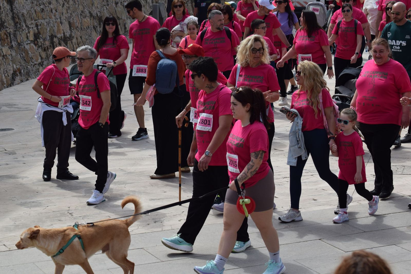 Ceuta se viste de rosa para abrazarse a la vida