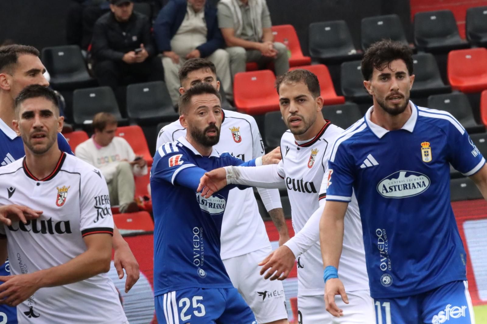 Las mejores imágenes del AD Ceuta - Real Oviedo