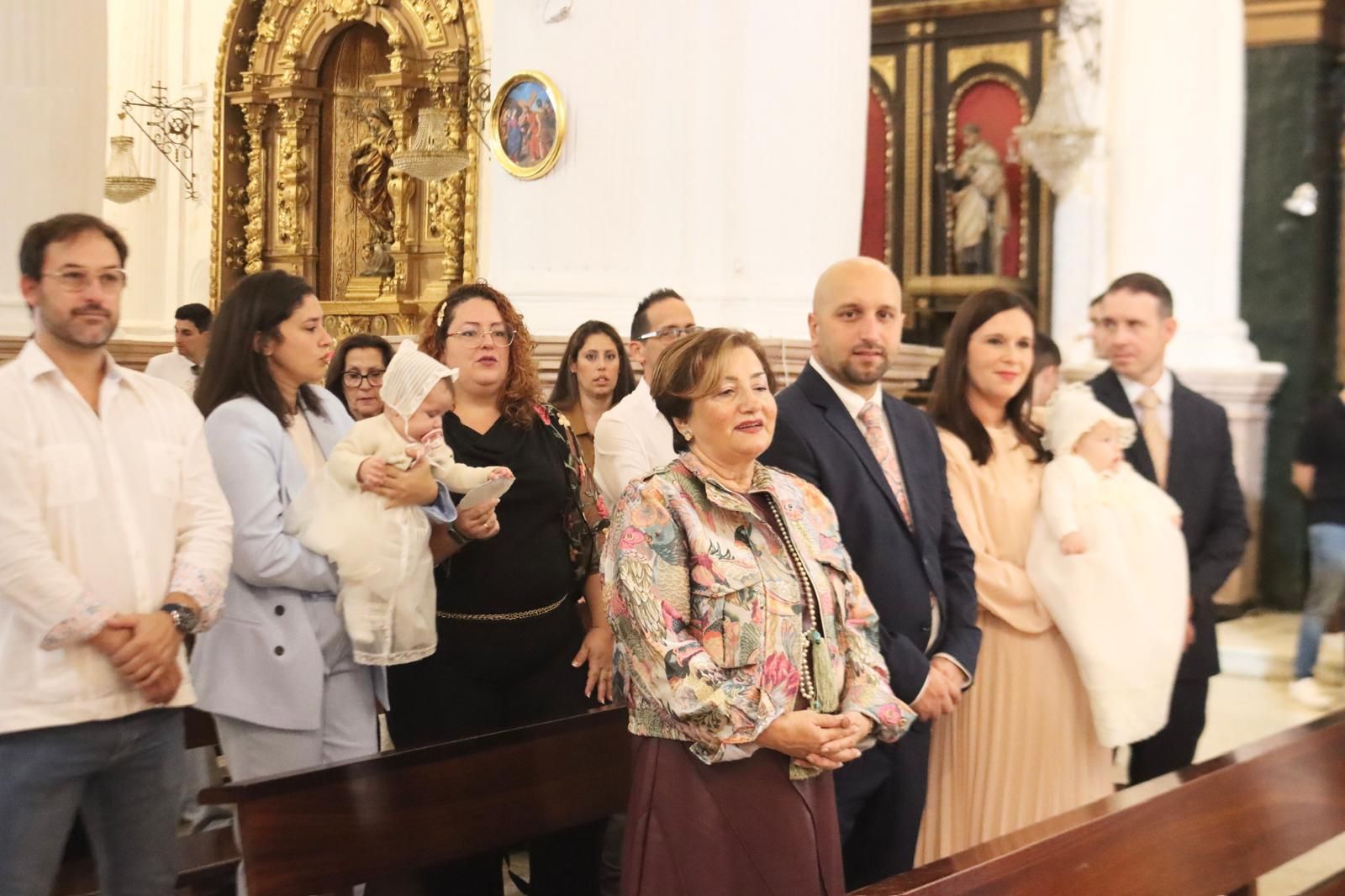 Airam, Carla y Triana reciben el bautismo en la iglesia de Los Remedios