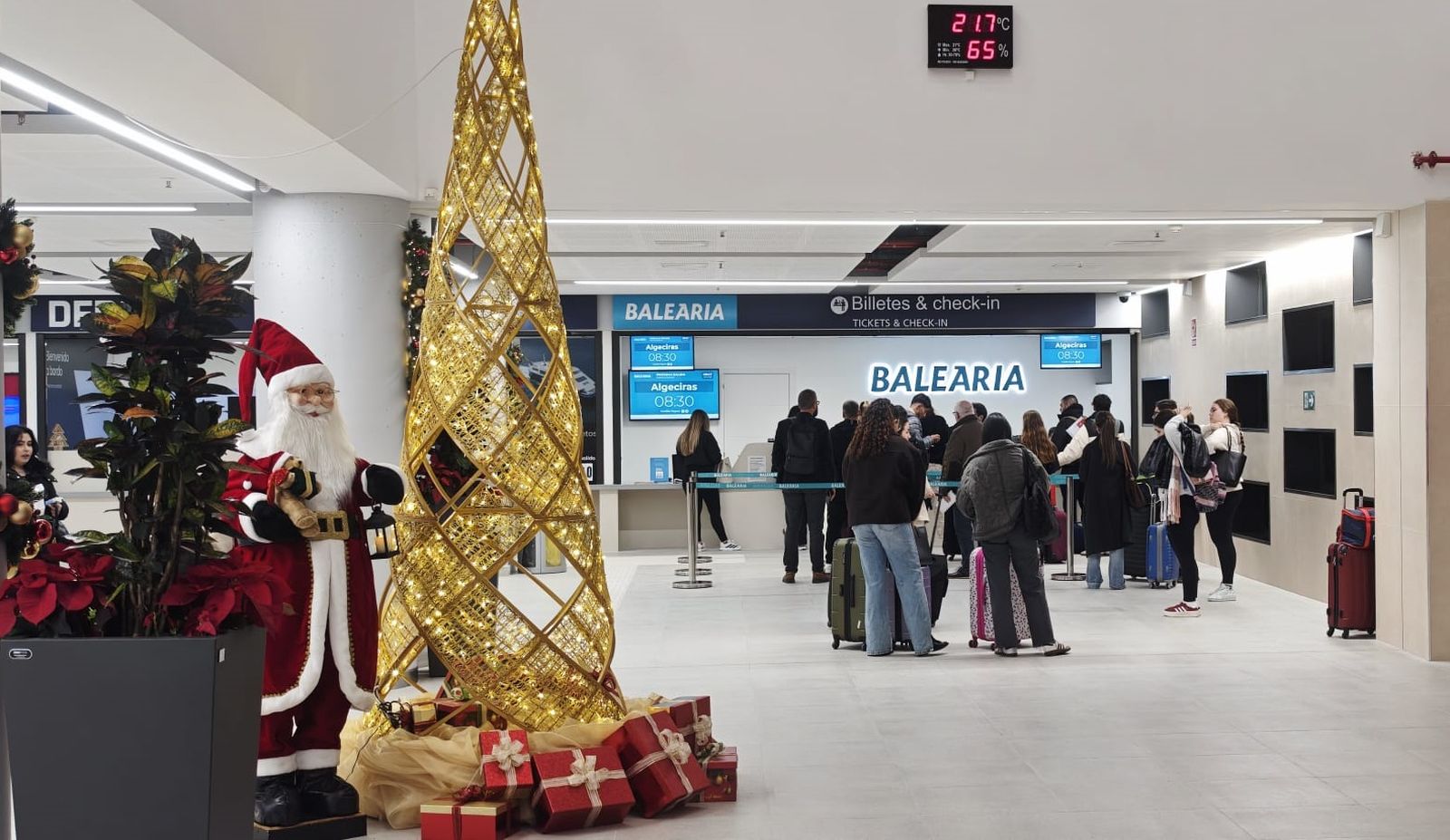 Interior de la nueva terminal de la Estación Marítima de Ceuta