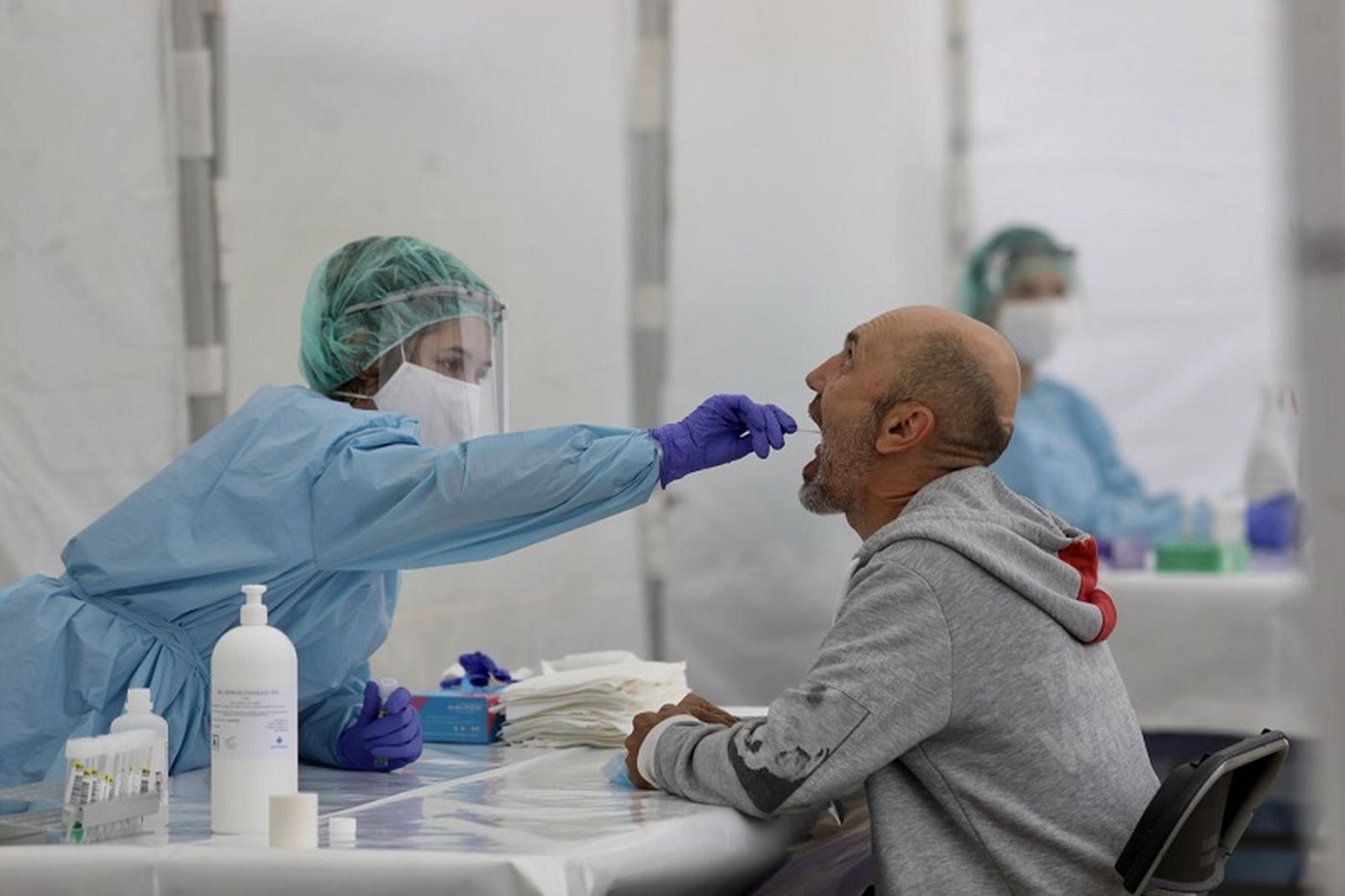 4440_covid-19-16-brotes-activos-con-298-casos-y-62-pcr