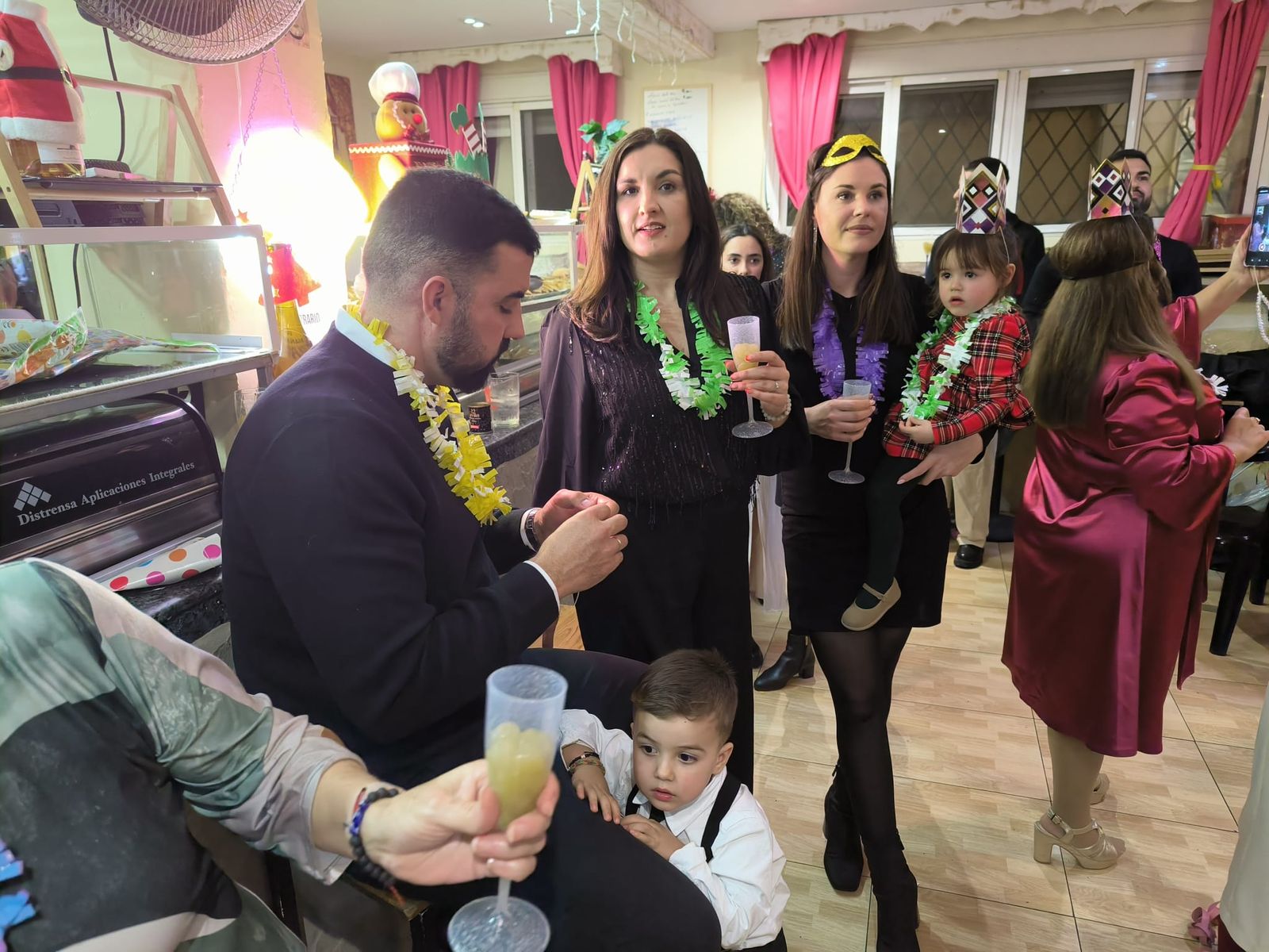 los ceutíes dan la bienvenida al año 2026