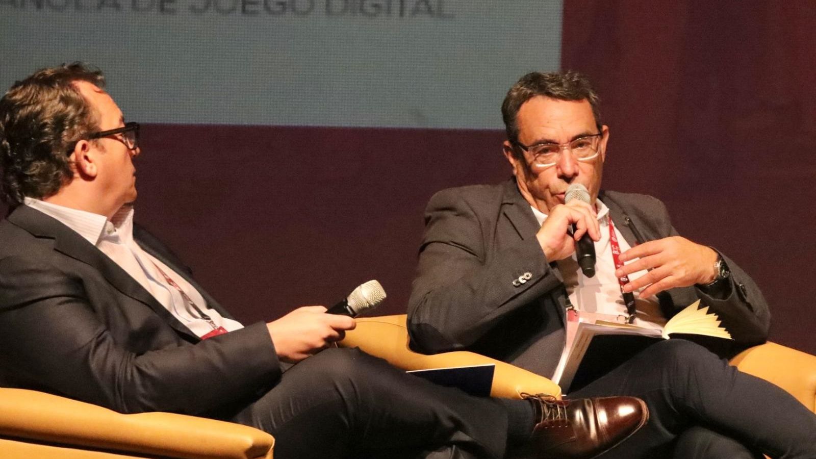 Jorge Hinojosa toma la palabra durante las sesiones de Bet on Ceuta