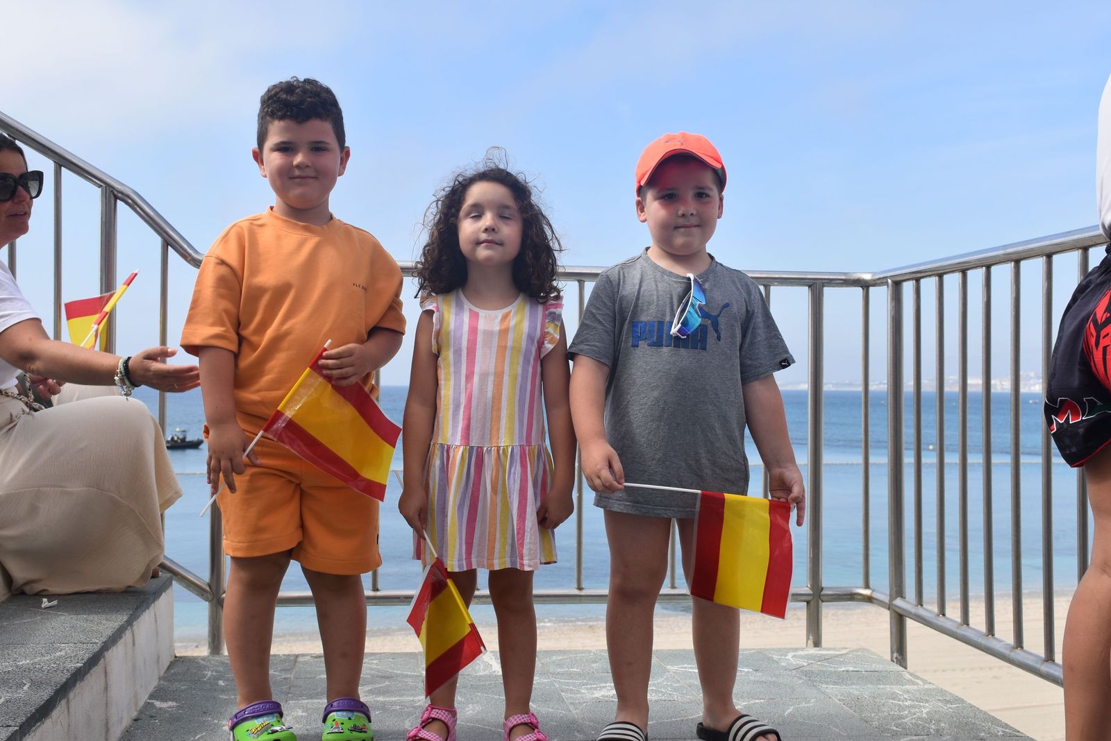 FOTOGALERÍA | Ceuta mira al cielo para celebrar a sus Fuerzas Armadas
