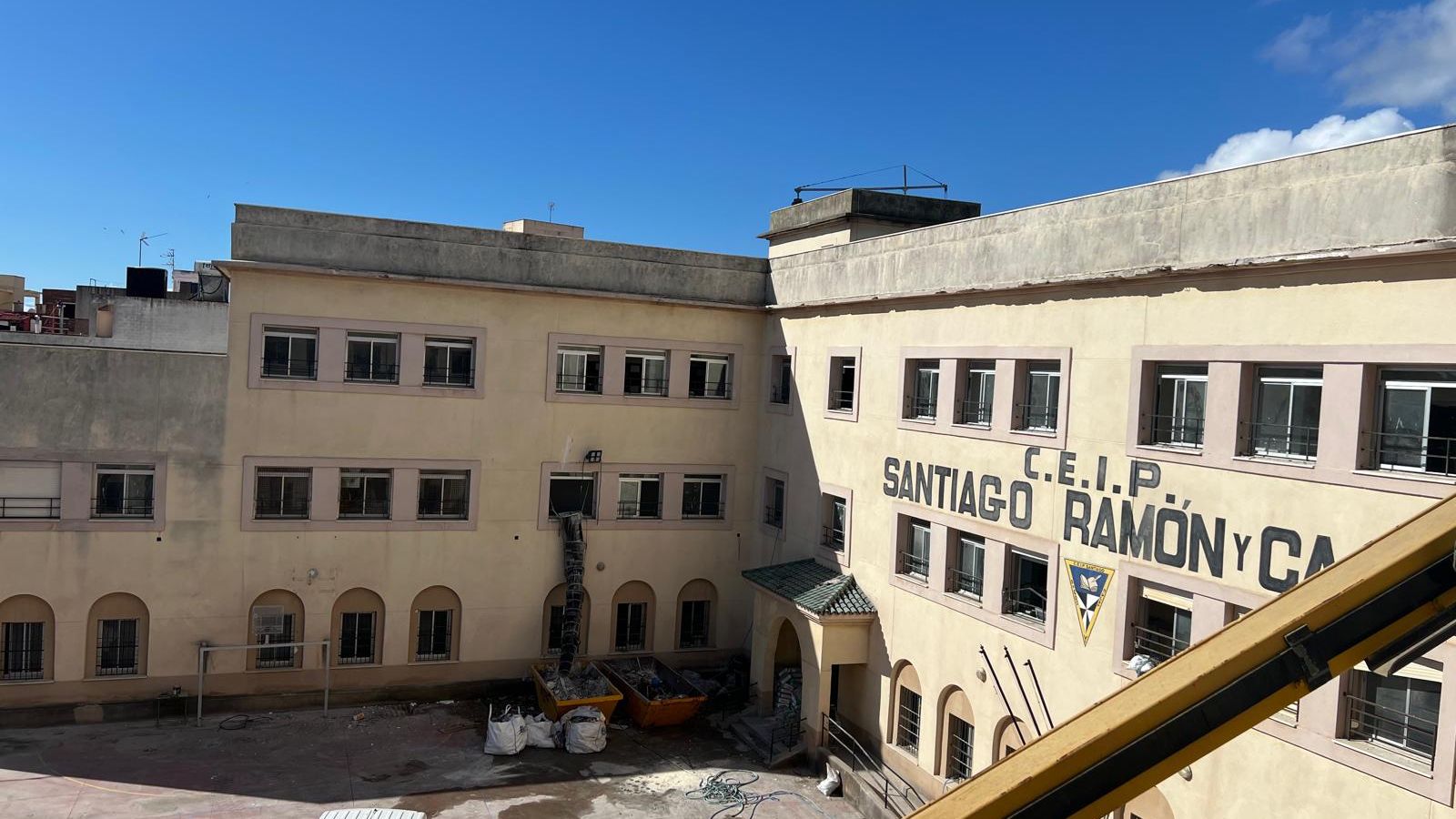 Vistas del CEIP Ramón y Cajal.