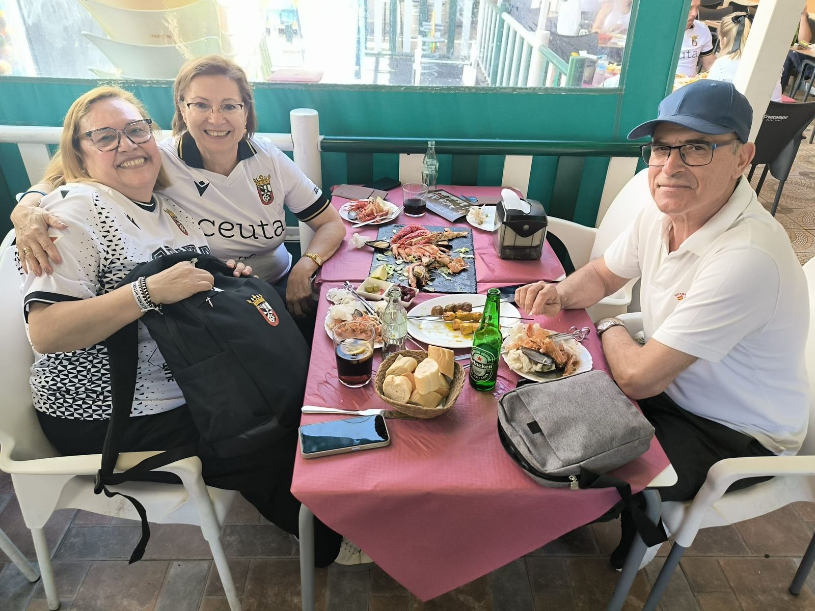 Buen ambiente entre los aficionados