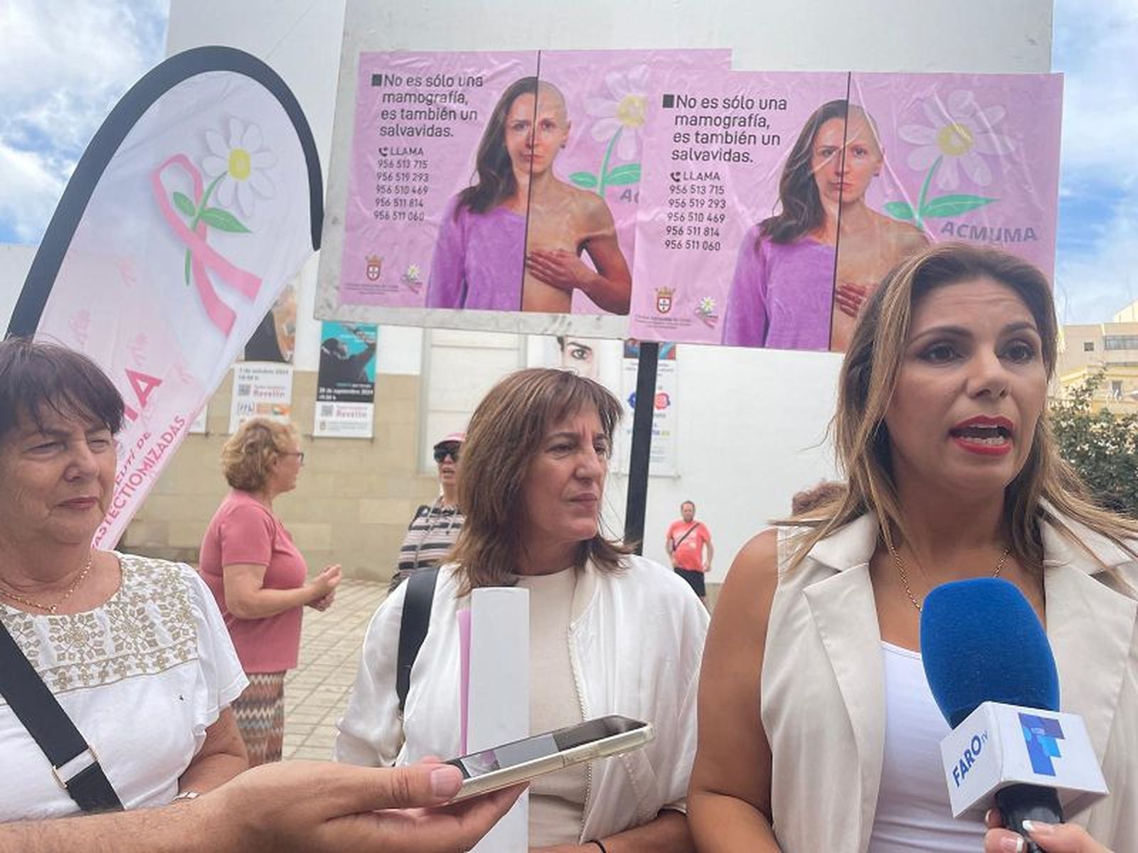 De izda. a derecha: Hilda Castro, Isabel Lagares y Nabila Benzina./ FOTO REDUAN